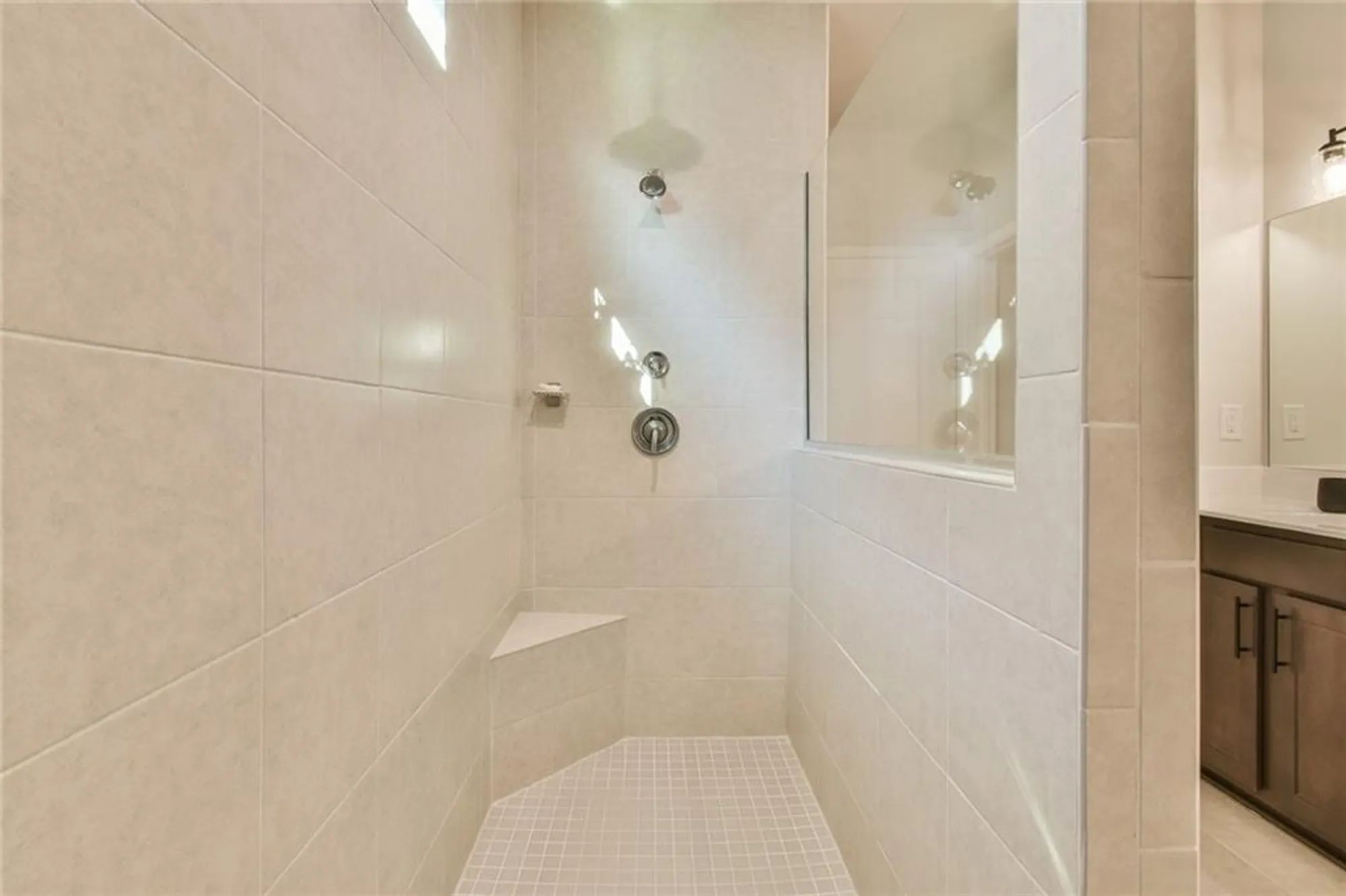 Property Slideshow image 20 of 41 | 5051 adler ct, Hoschton, GA, 30548