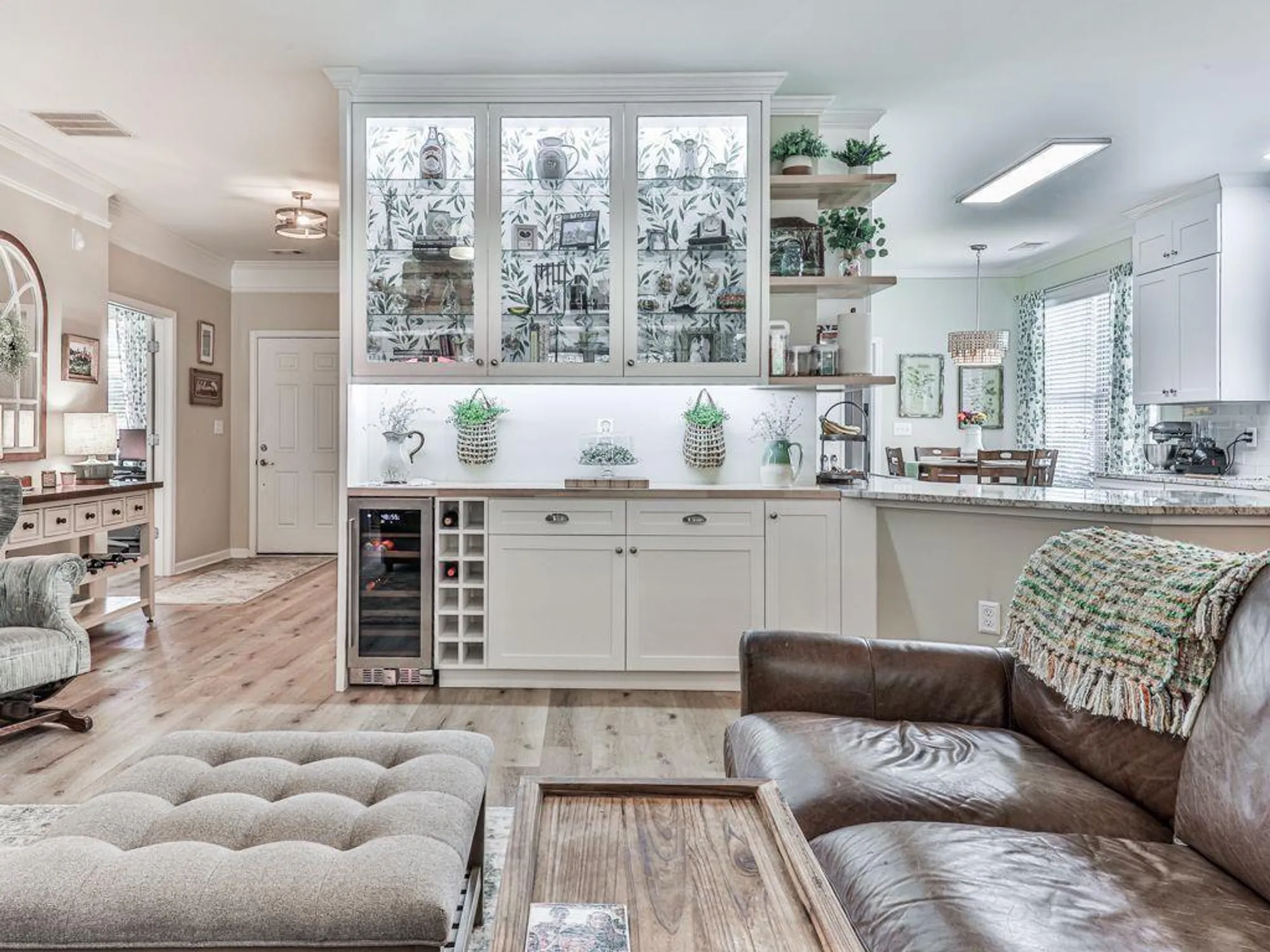 Property Slideshow image 13 of 68 | 421 larkspur dr, Canton, GA, 30114