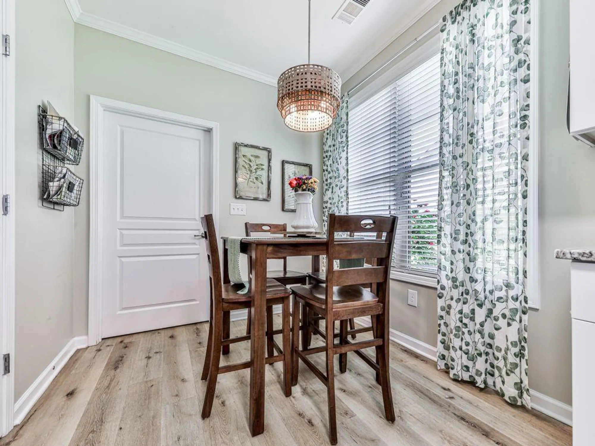 Property Slideshow image 22 of 68 | 421 larkspur dr, Canton, GA, 30114