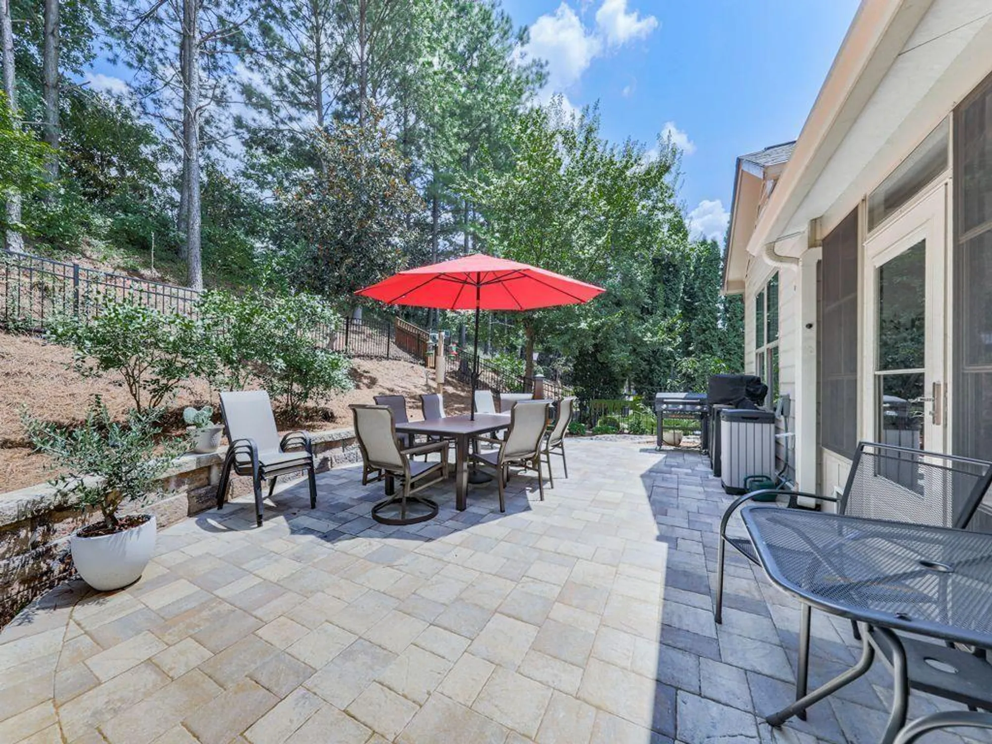 Property Slideshow image 35 of 68 | 421 larkspur dr, Canton, GA, 30114