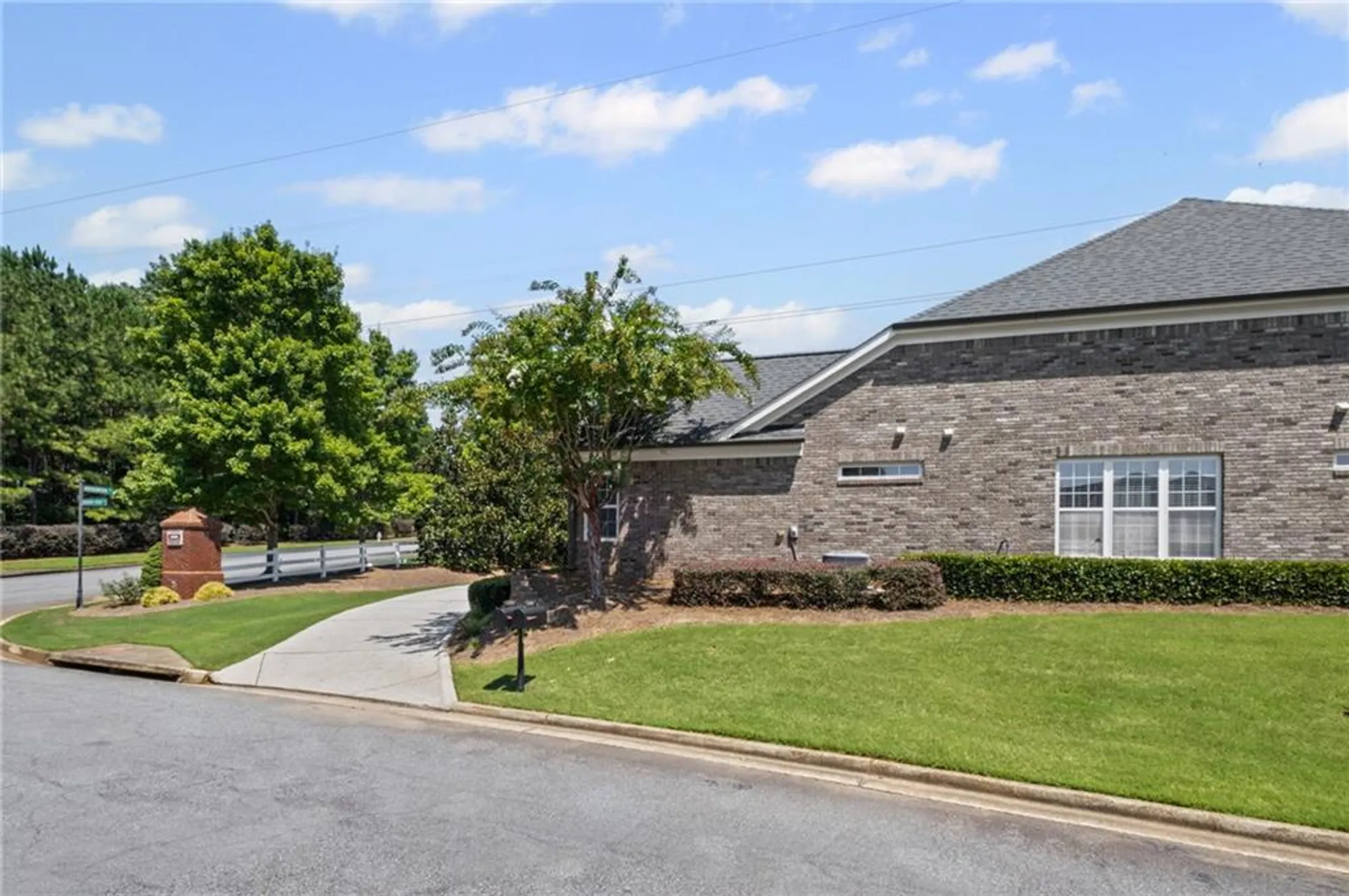 Property Slideshow image 5 of 43 | 5362 manor view dr 12, Acworth, GA, 30101