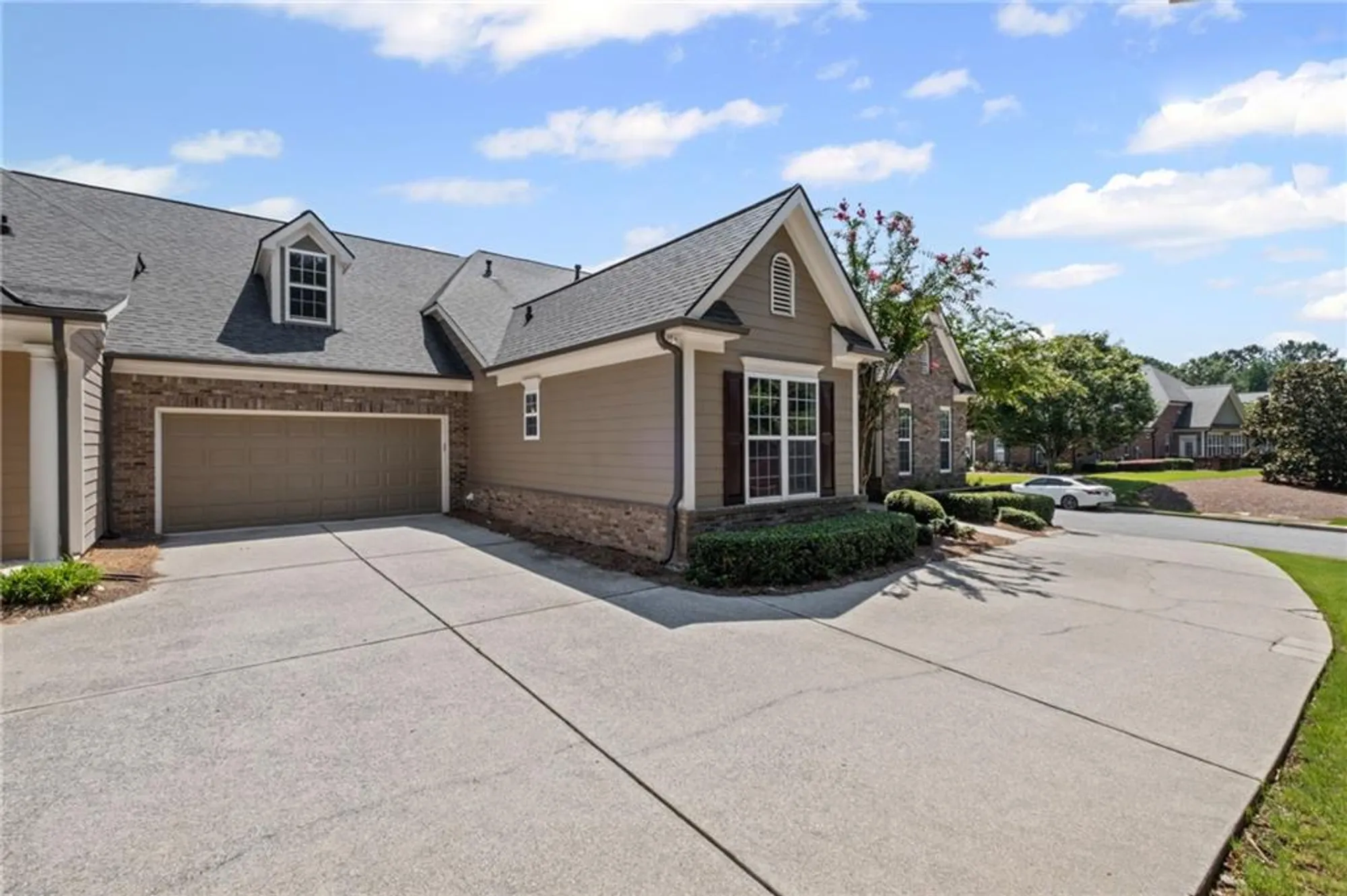 Property Slideshow image 4 of 43 | 5362 manor view dr 12, Acworth, GA, 30101