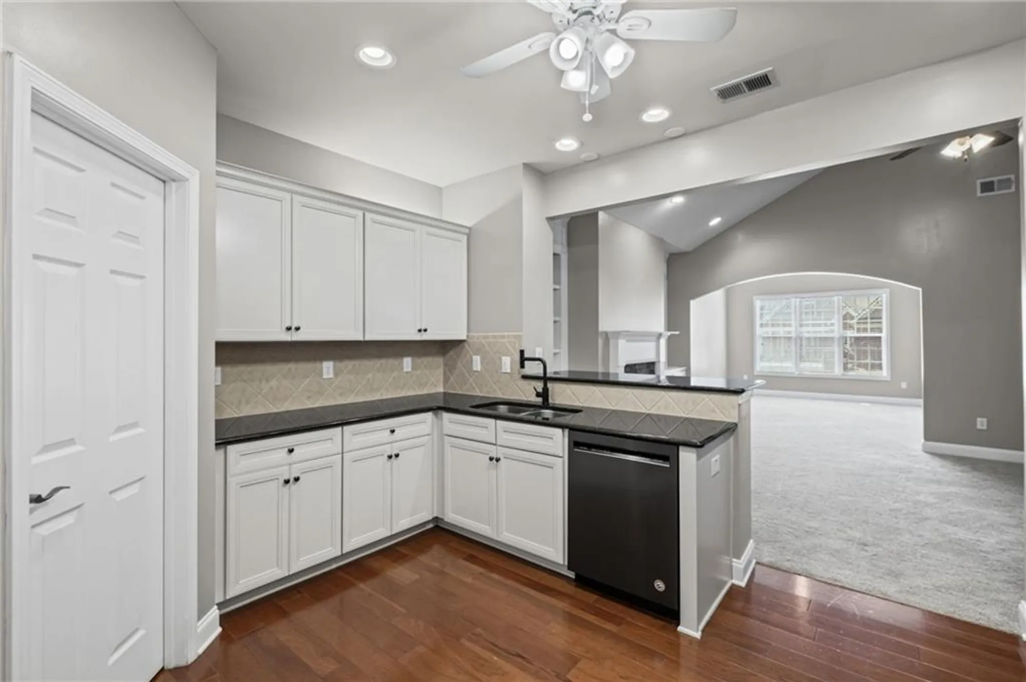Property Slideshow image 14 of 43 | 5362 manor view dr 12, Acworth, GA, 30101