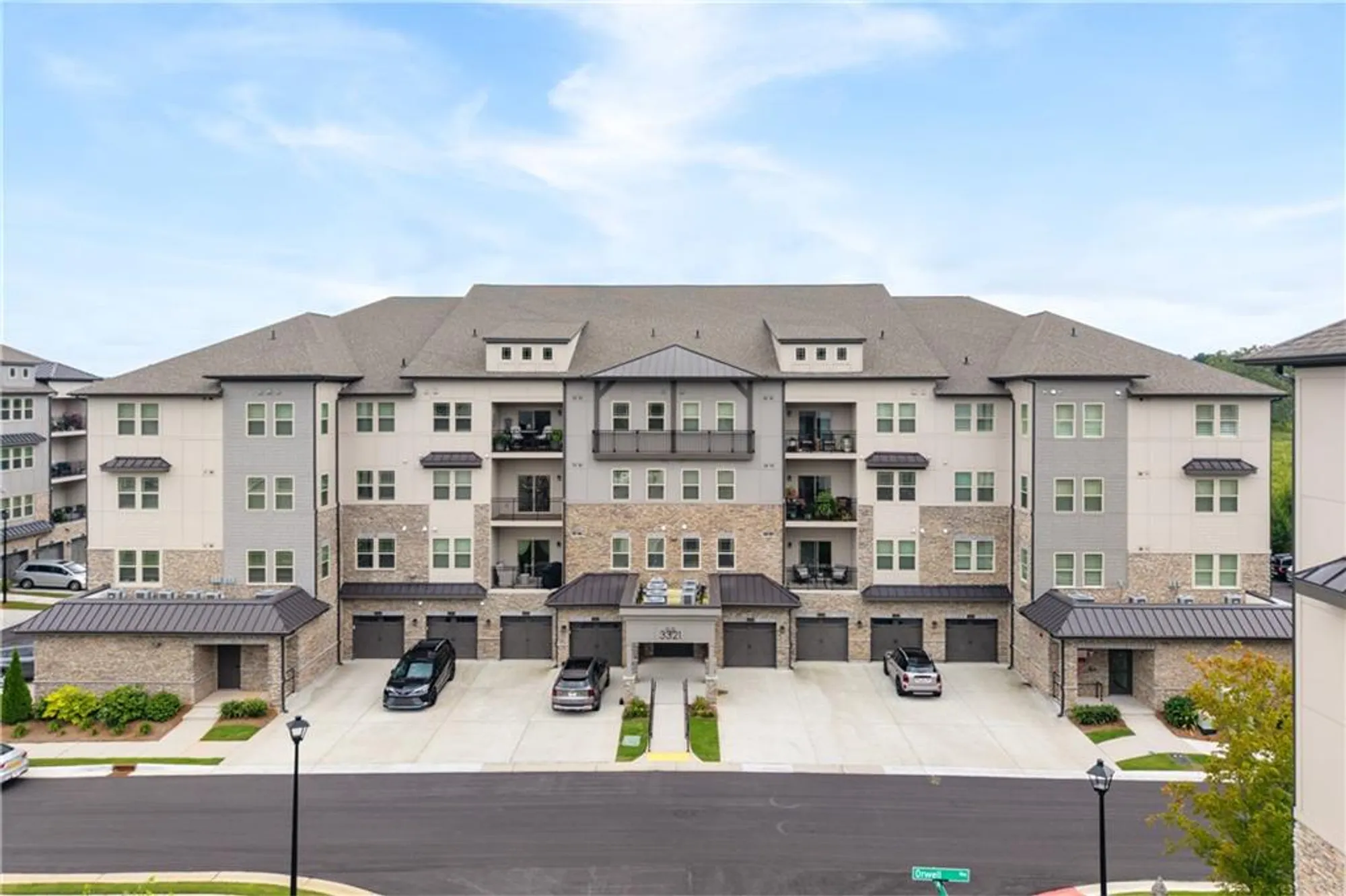 Property Slideshow image 1 of 43 | 3321 orwell way unit 3301, Cumming, GA, 30041