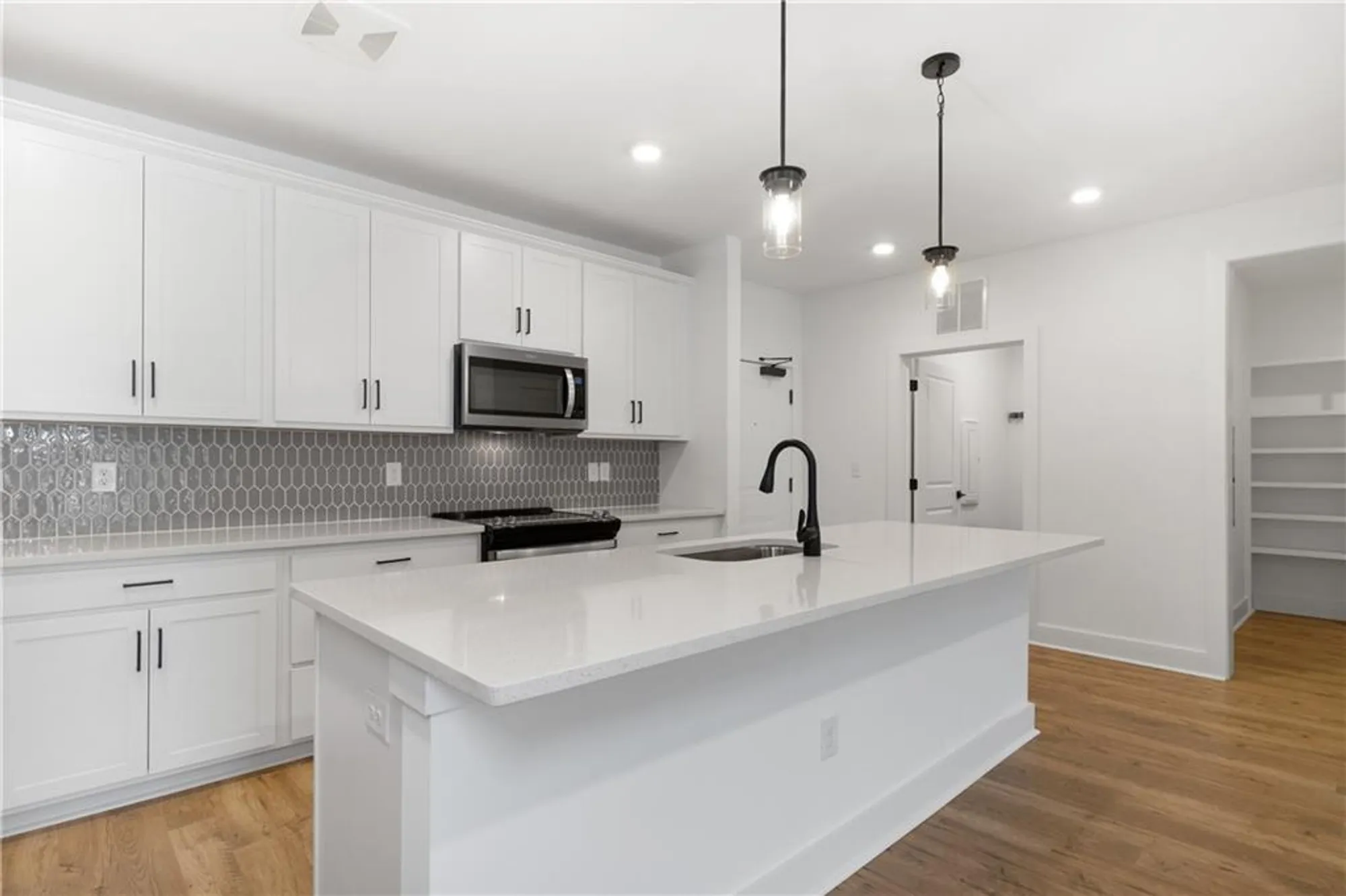 Property Slideshow image 7 of 43 | 3321 orwell way unit 3301, Cumming, GA, 30041