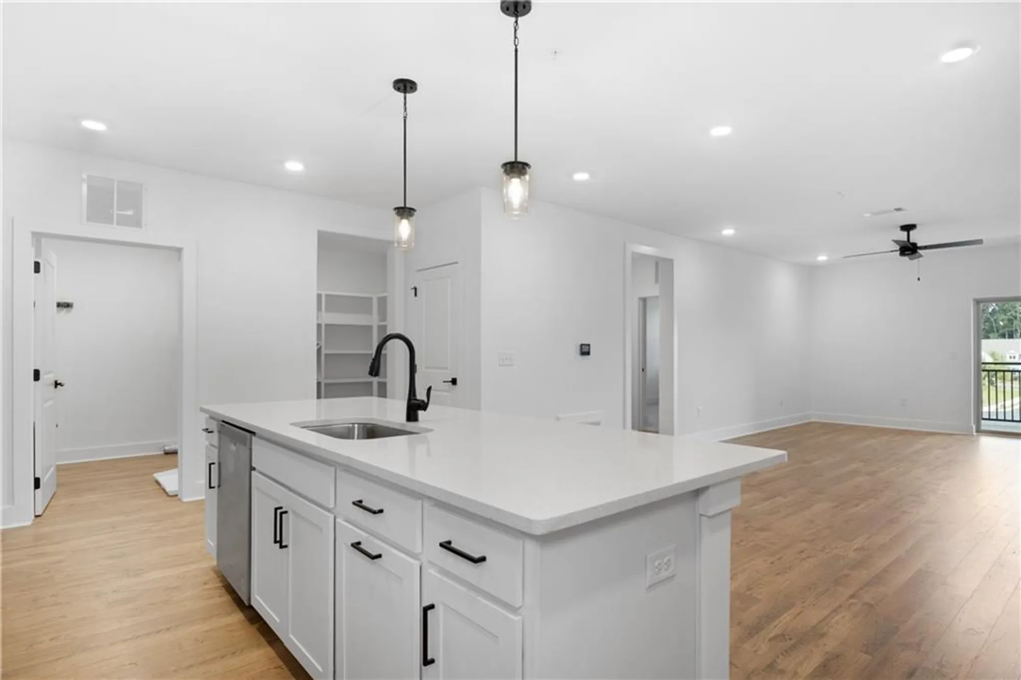 Property Slideshow image 8 of 43 | 3321 orwell way unit 3301, Cumming, GA, 30041