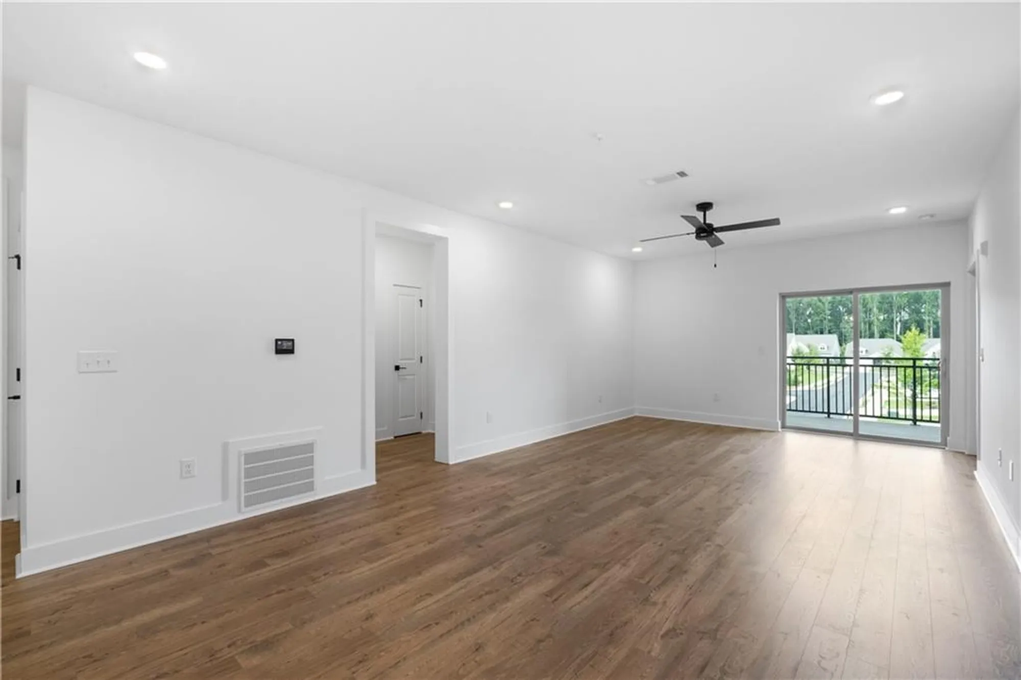 Property Slideshow image 15 of 43 | 3321 orwell way unit 3301, Cumming, GA, 30041