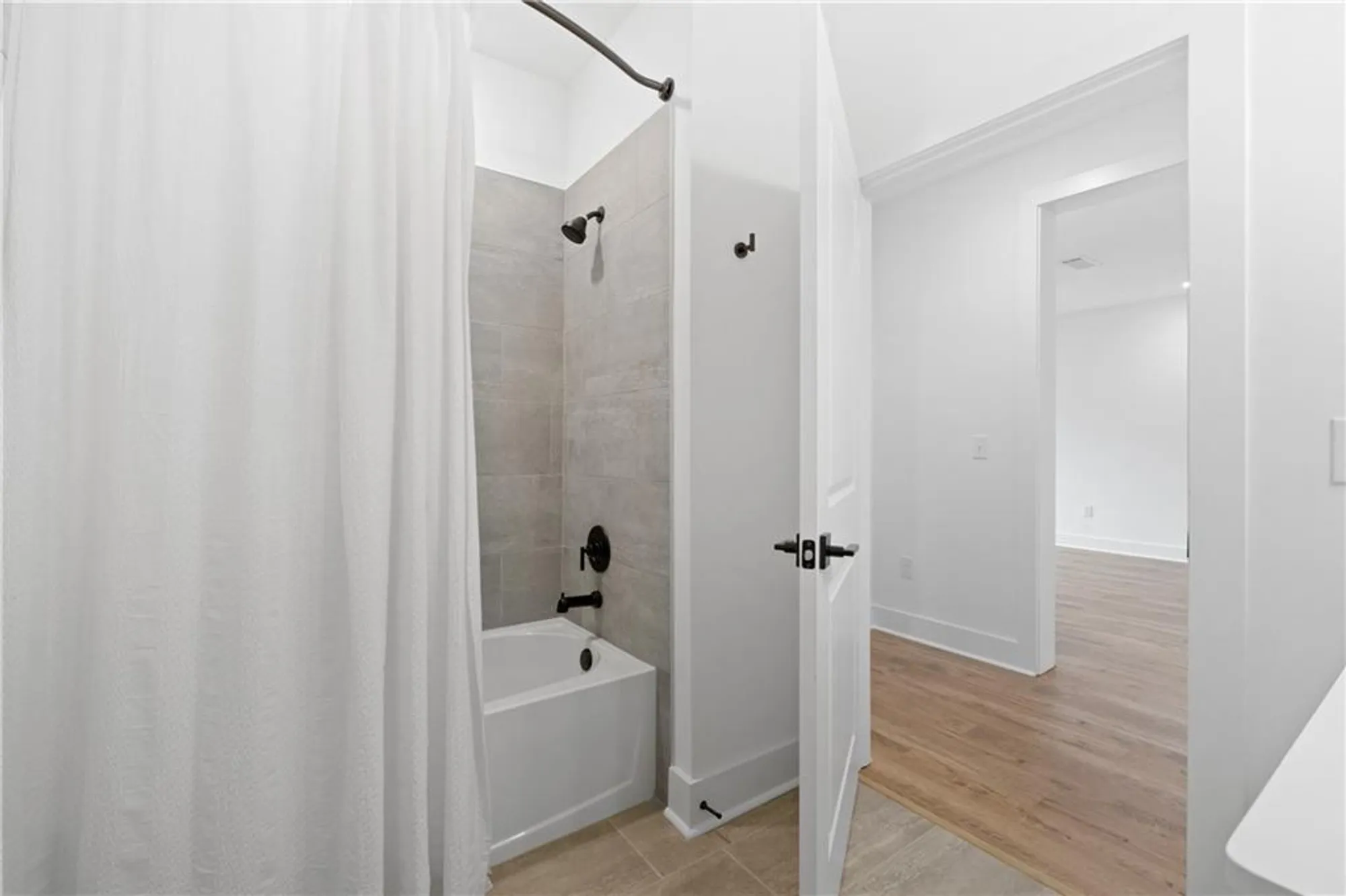 Property Slideshow image 29 of 43 | 3321 orwell way unit 3301, Cumming, GA, 30041