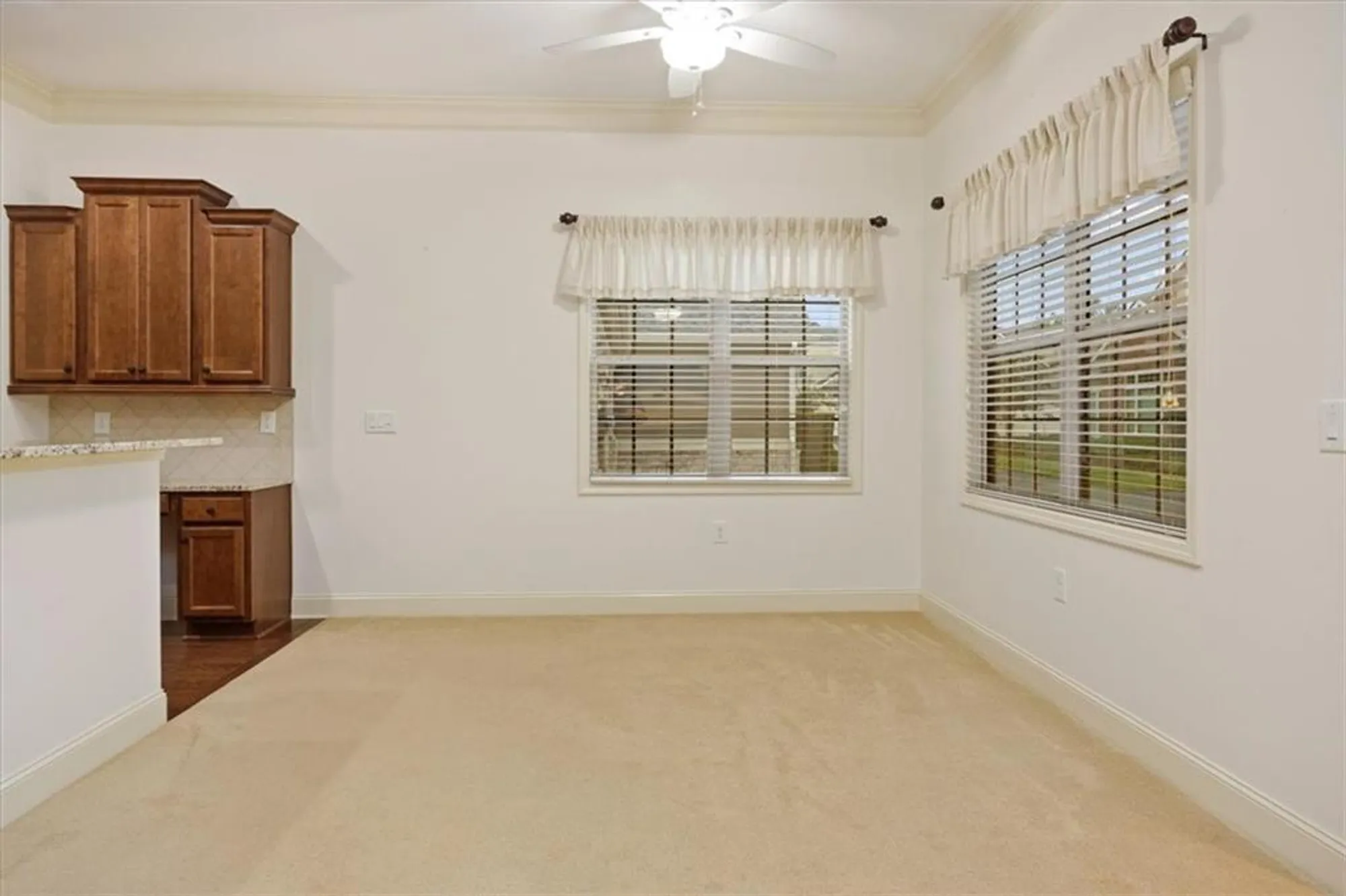 Property Slideshow image 12 of 29 | 123 owens farm ln # 12, Woodstock, GA, 30188