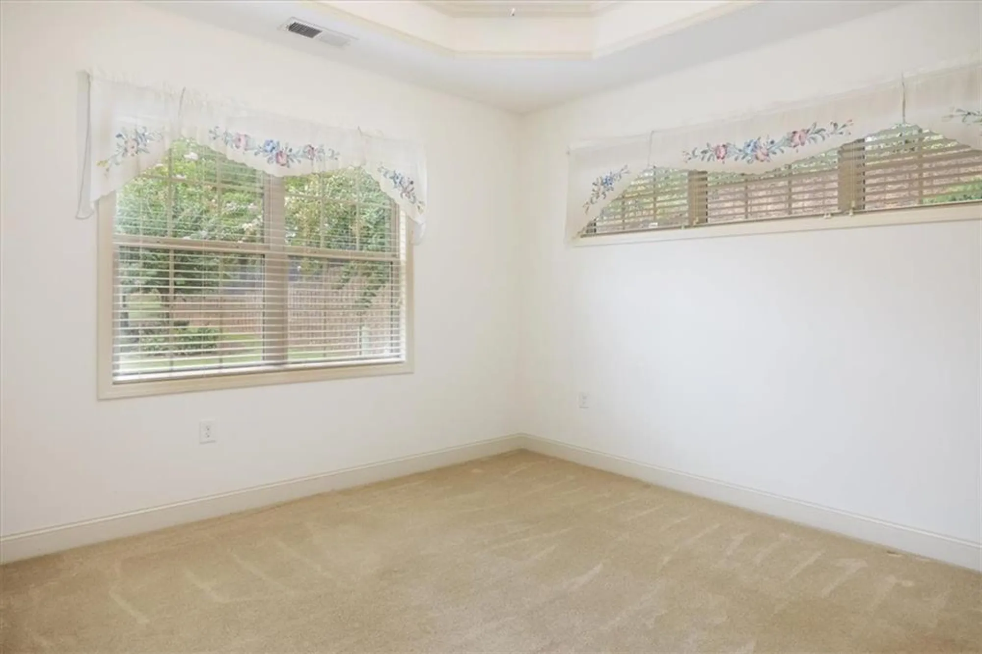 Property Slideshow image 16 of 29 | 123 owens farm ln # 12, Woodstock, GA, 30188