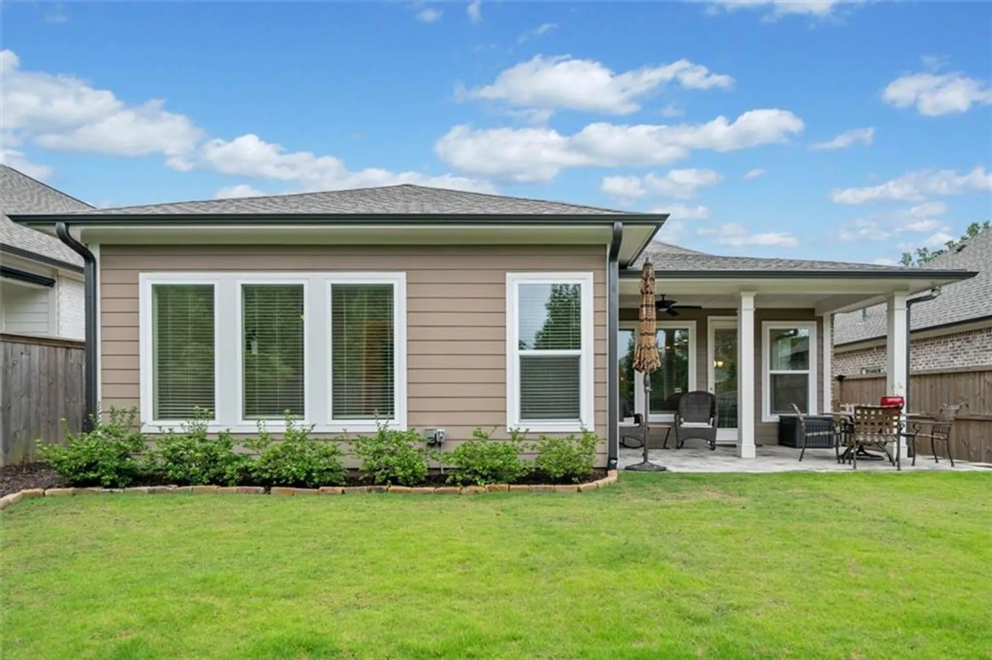 Property Slideshow image 3 of 37 | 205 floral valley dr, Woodstock, GA, 30188