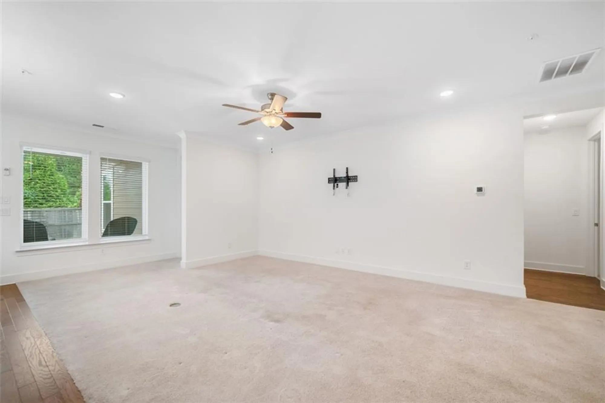 Property Slideshow image 17 of 37 | 205 floral valley dr, Woodstock, GA, 30188