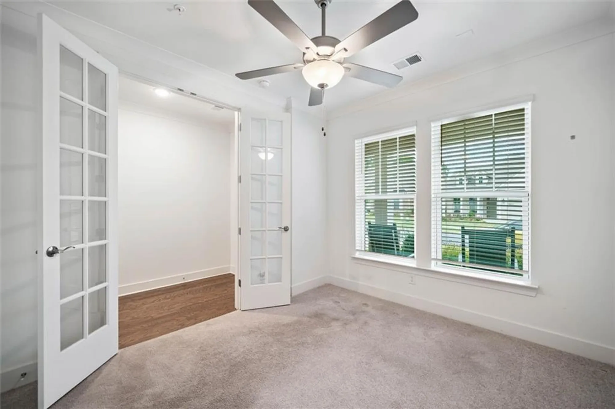 Property Slideshow image 18 of 37 | 205 floral valley dr, Woodstock, GA, 30188