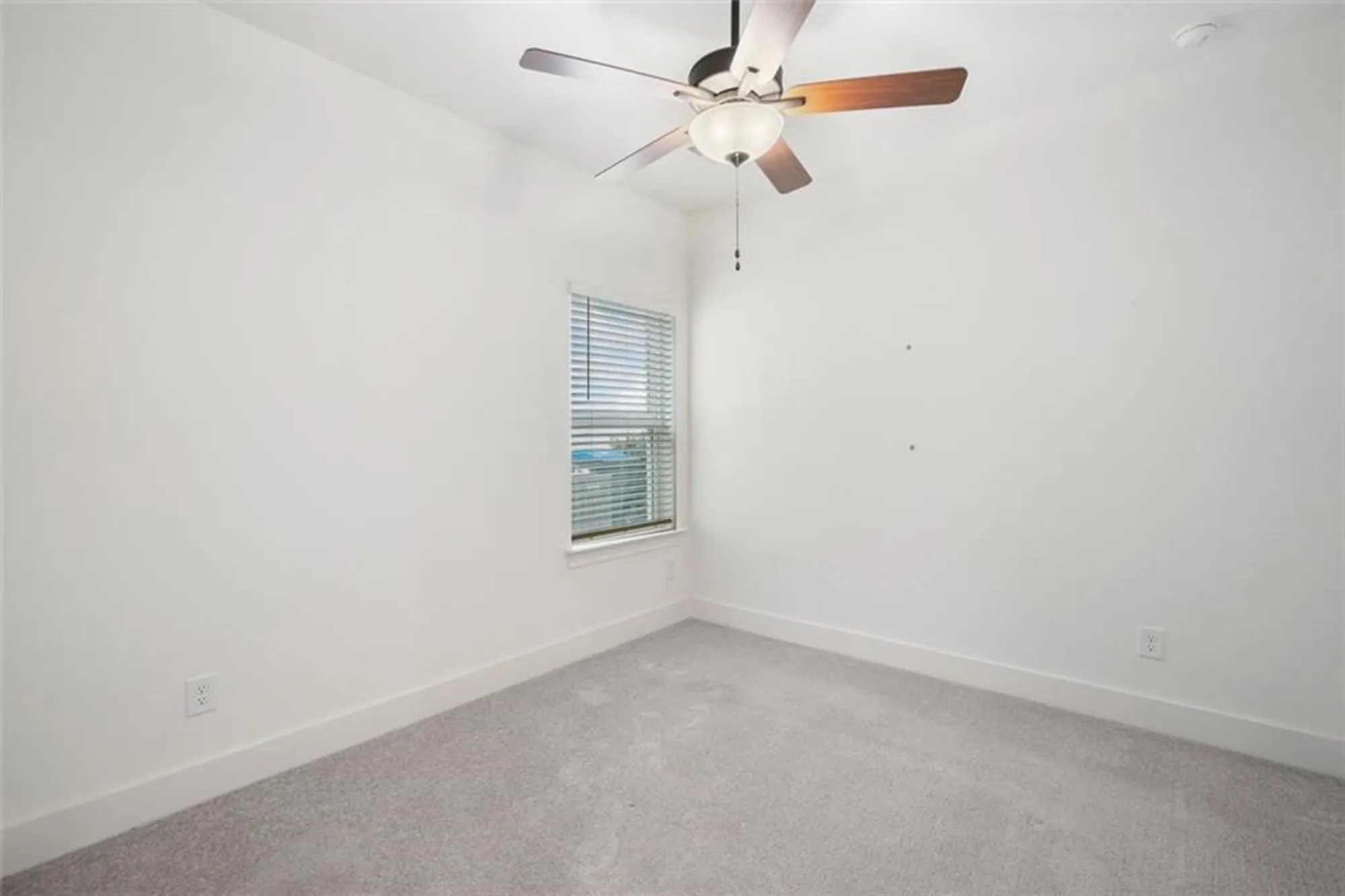 Property Slideshow image 20 of 37 | 205 floral valley dr, Woodstock, GA, 30188