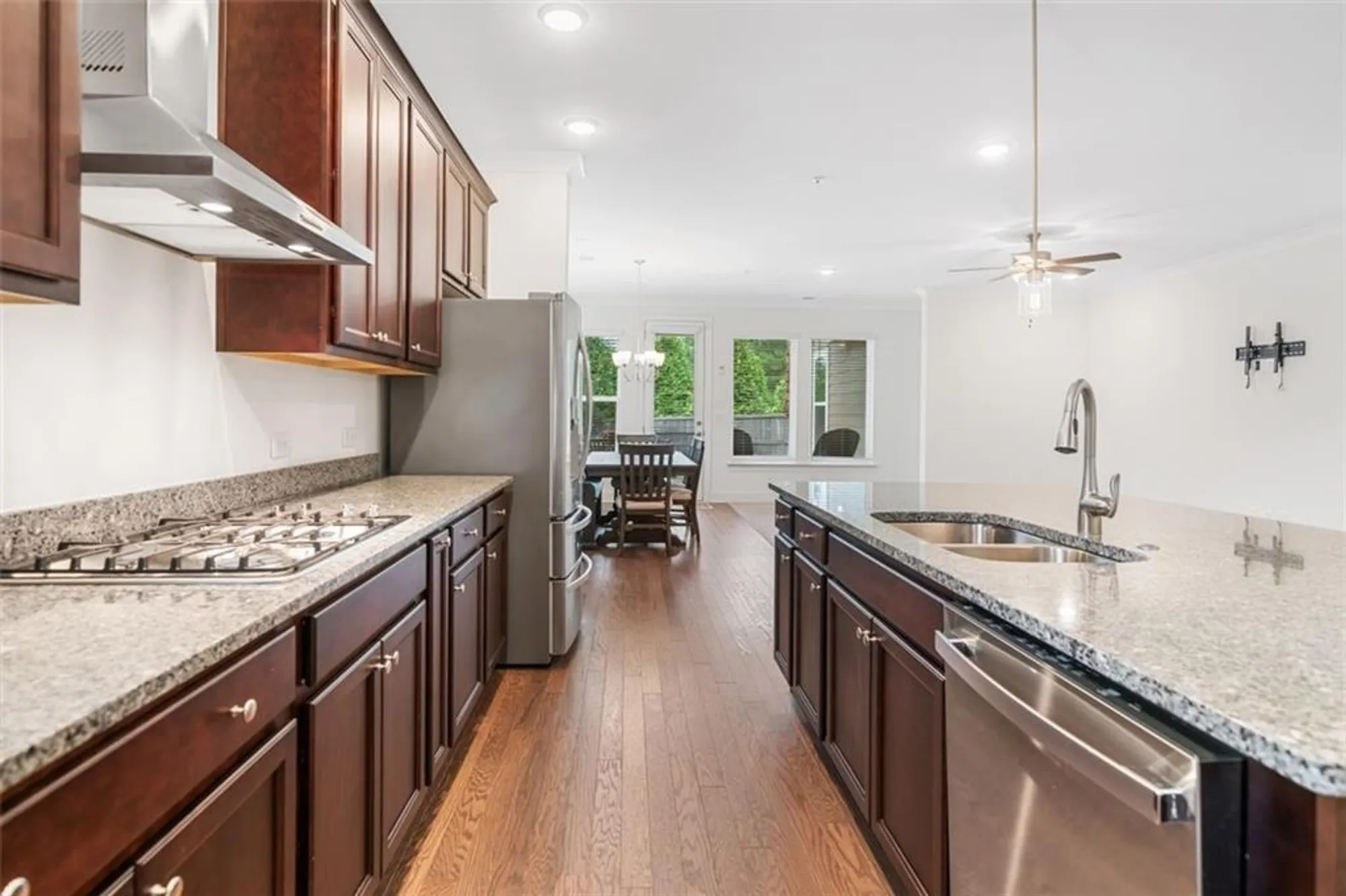 Property Slideshow image 12 of 37 | 205 floral valley dr, Woodstock, GA, 30188