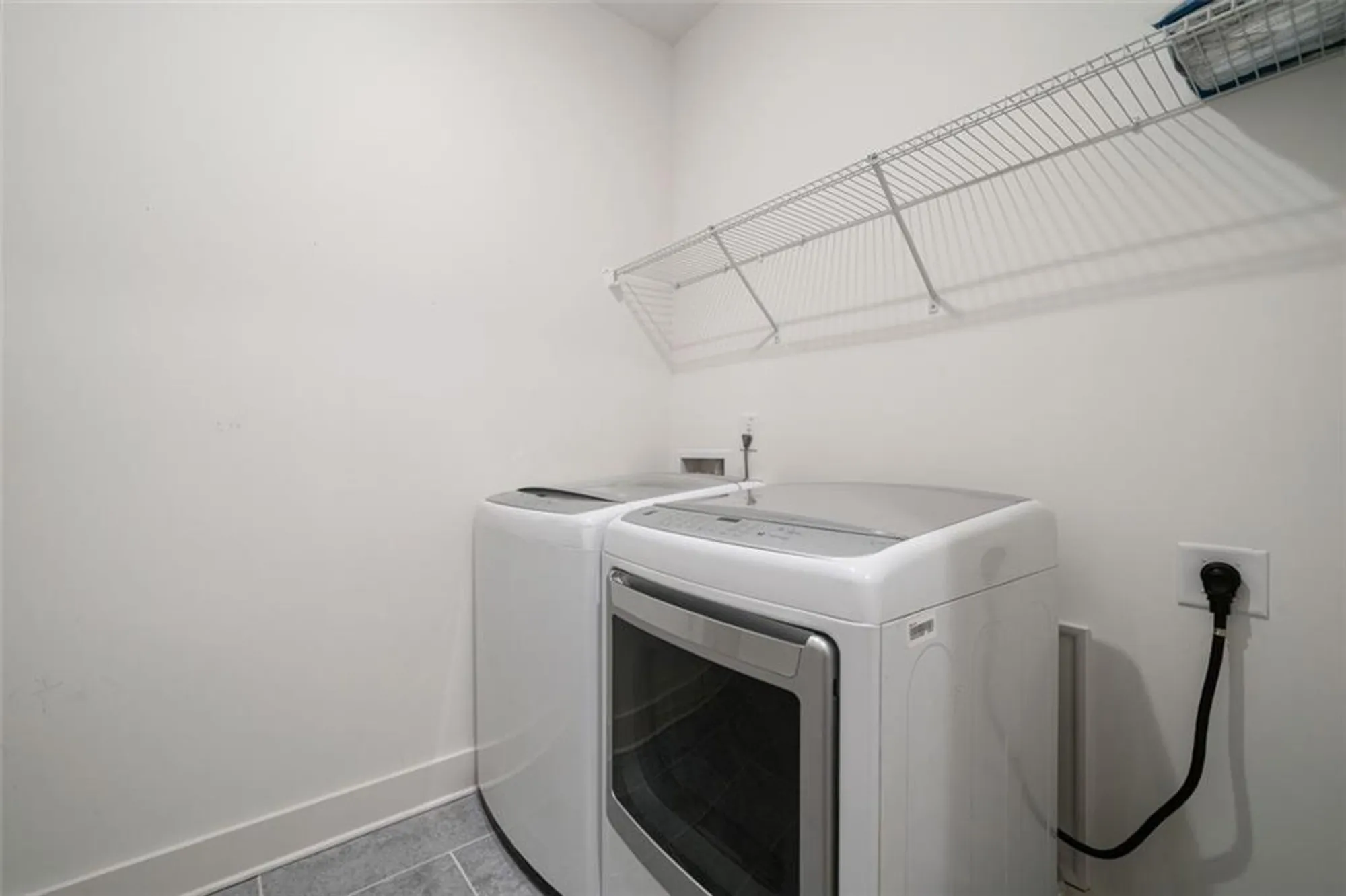 Property Slideshow image 31 of 37 | 205 floral valley dr, Woodstock, GA, 30188