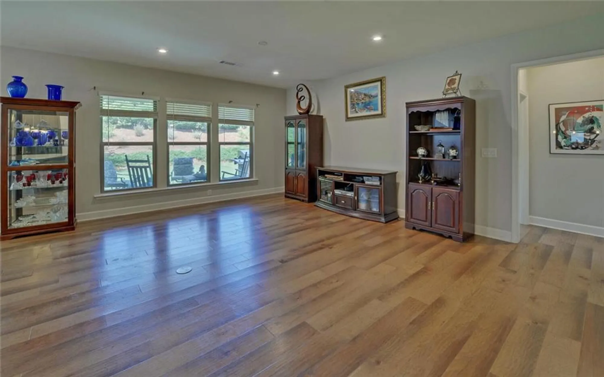 Property Slideshow image 12 of 67 | 5825 maple bluff way, Hoschton, GA, 30548