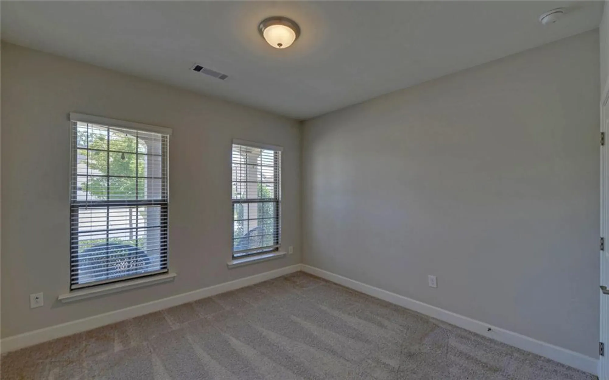 Property Slideshow image 32 of 67 | 5825 maple bluff way, Hoschton, GA, 30548