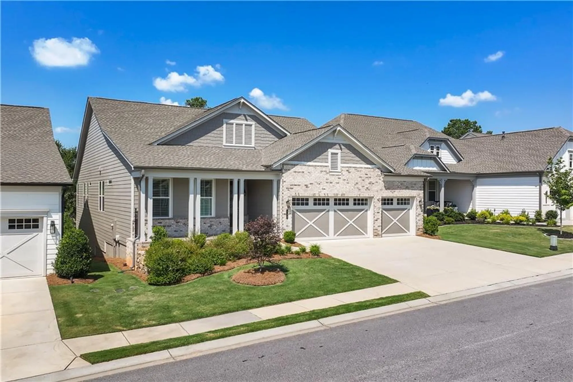 Property Slideshow image 2 of 94 | 192 erie pt, Hoschton, GA, 30548