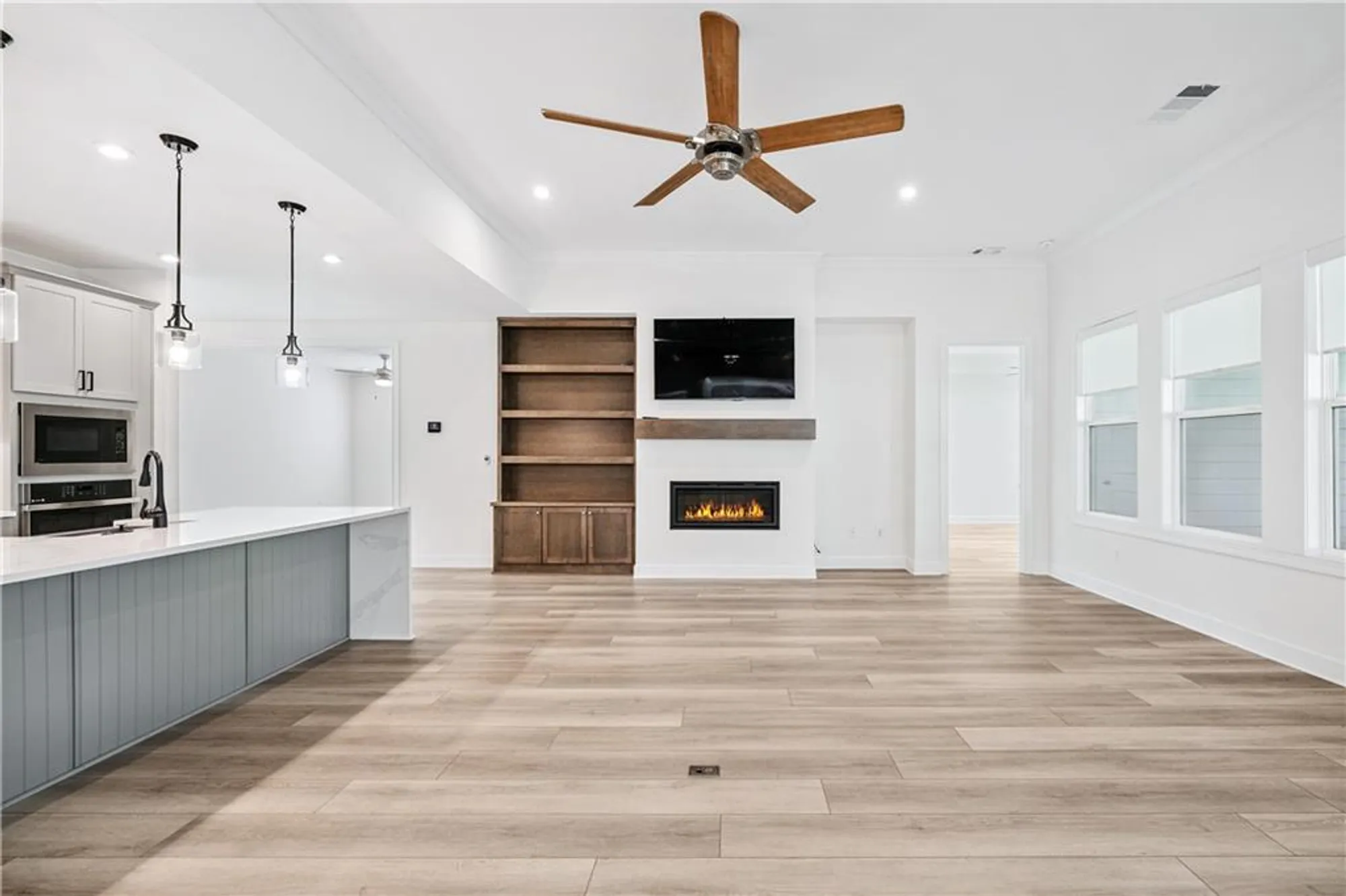 Property Slideshow image 8 of 94 | 192 erie pt, Hoschton, GA, 30548