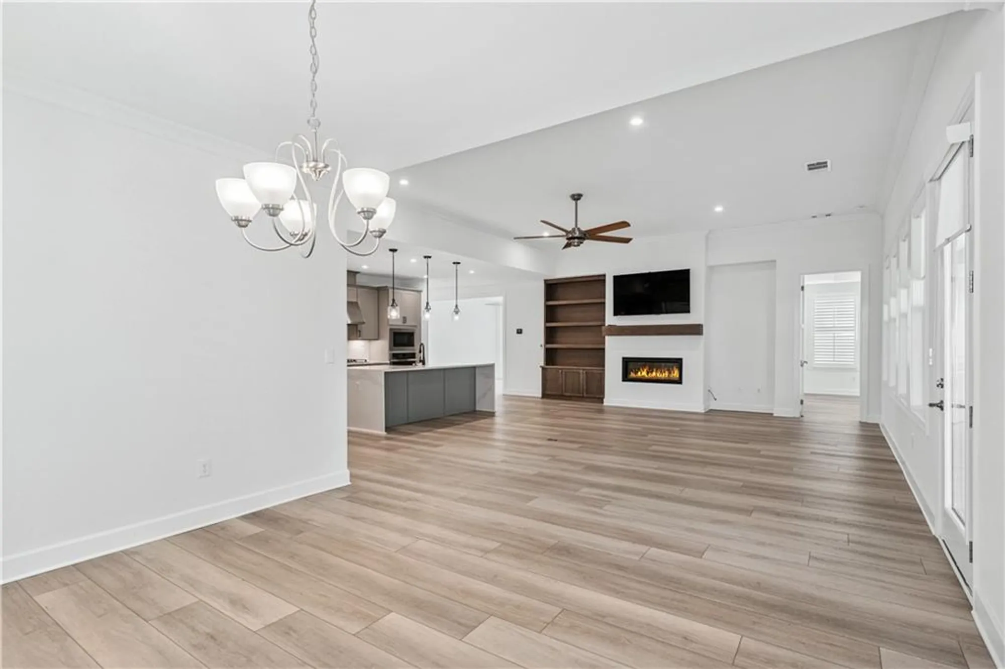 Property Slideshow image 15 of 94 | 192 erie pt, Hoschton, GA, 30548