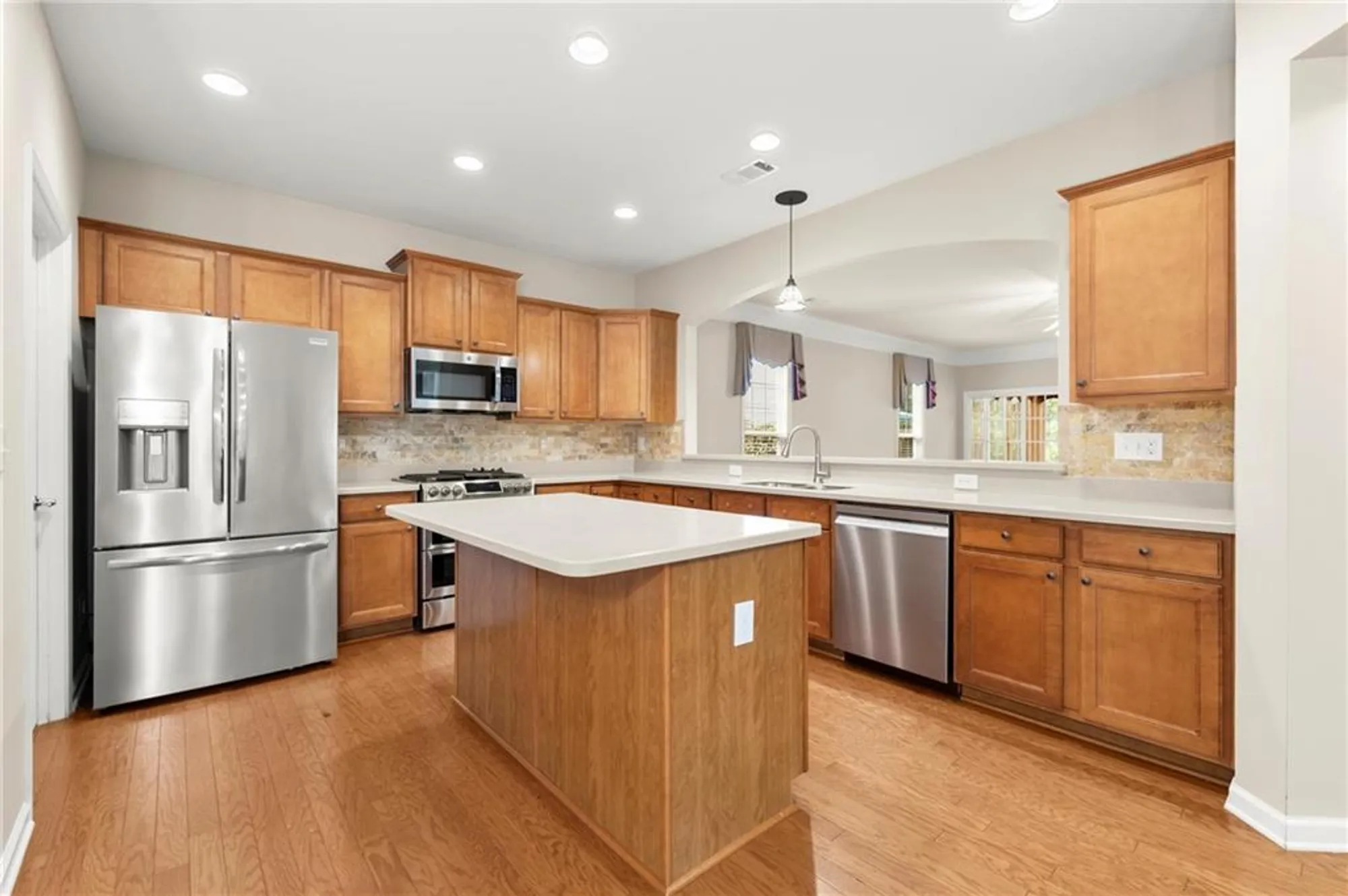 Property Slideshow image 18 of 75 | 850 dusky sap ct, Griffin, GA, 30223