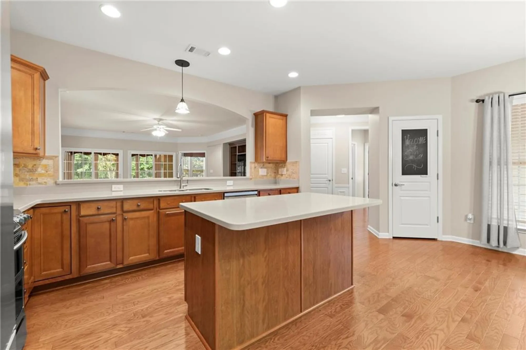 Property Slideshow image 20 of 75 | 850 dusky sap ct, Griffin, GA, 30223