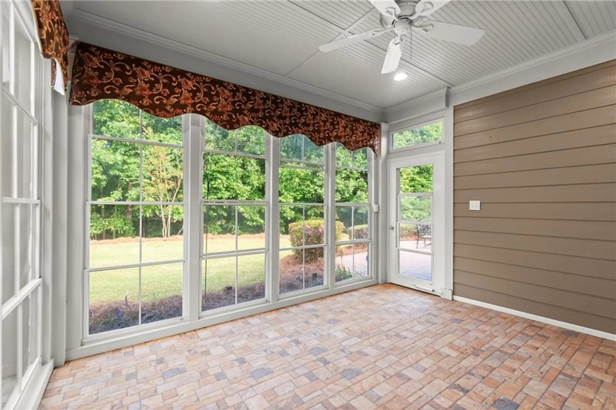 Property Slideshow image 39 of 75 | 850 dusky sap ct, Griffin, GA, 30223