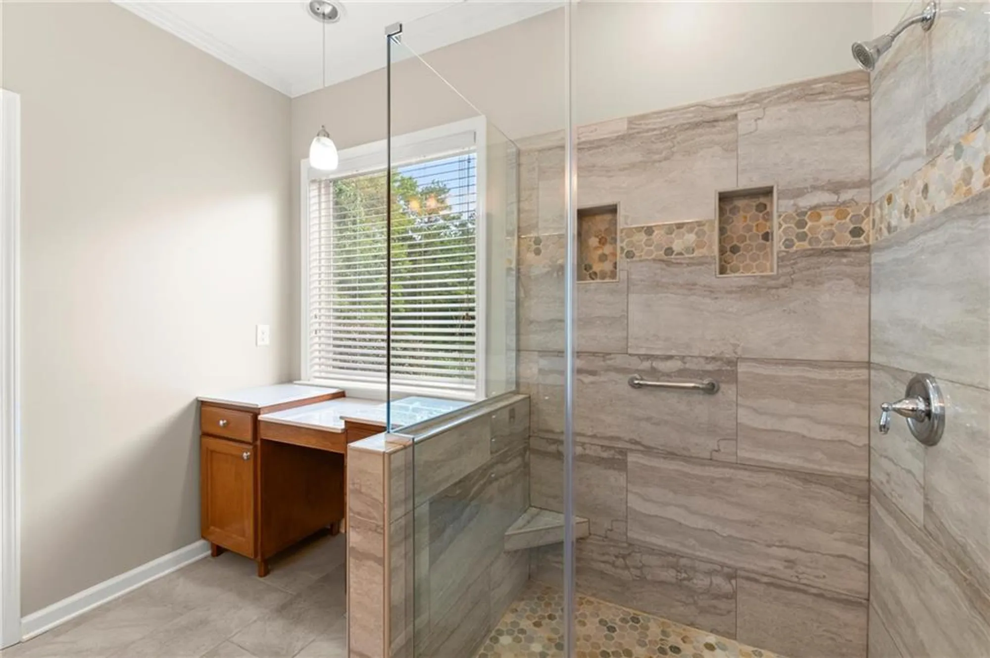 Property Slideshow image 48 of 75 | 850 dusky sap ct, Griffin, GA, 30223