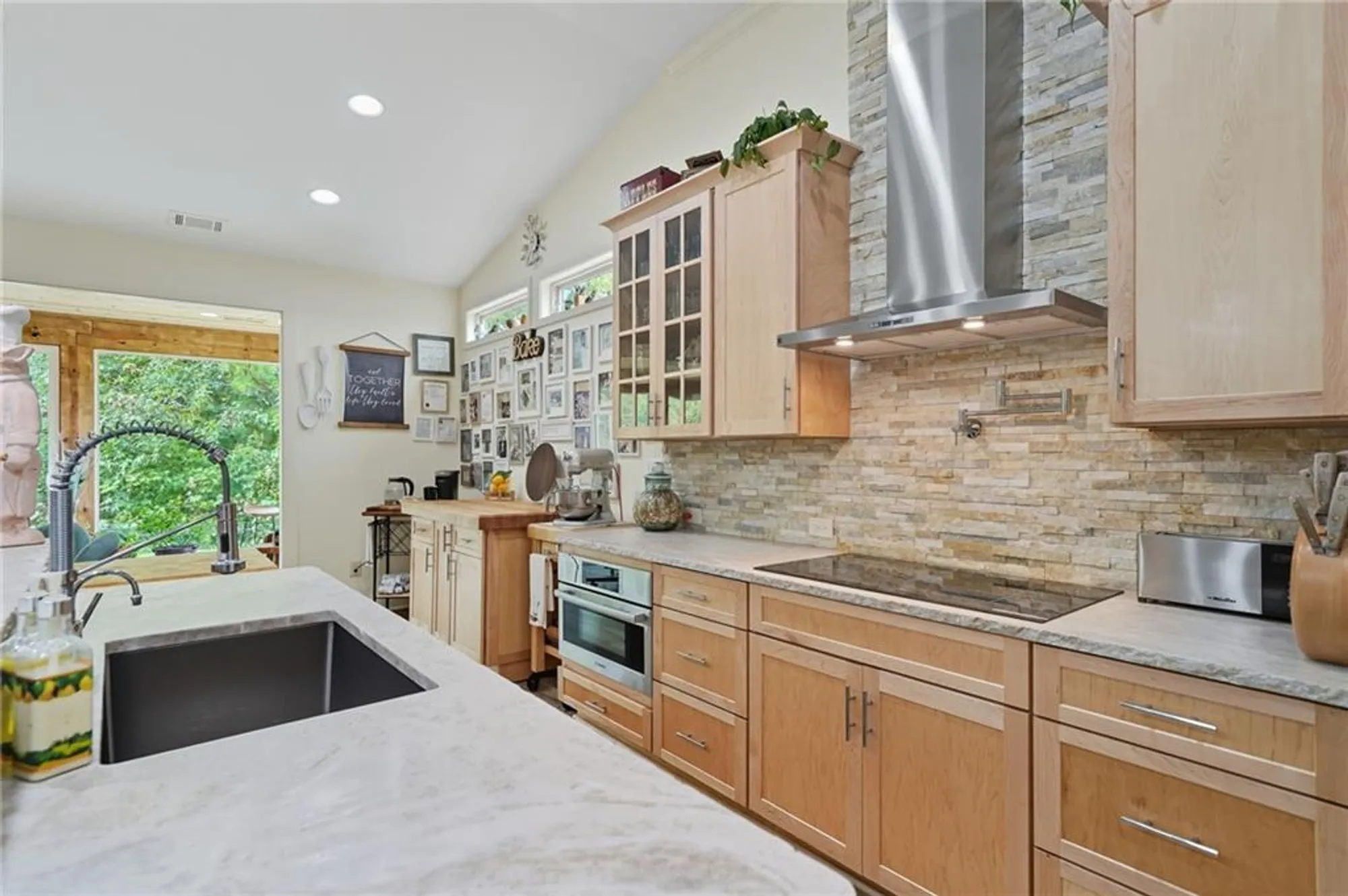 Property Slideshow image 9 of 62 | 158 laurel overlook, Canton, GA, 30114