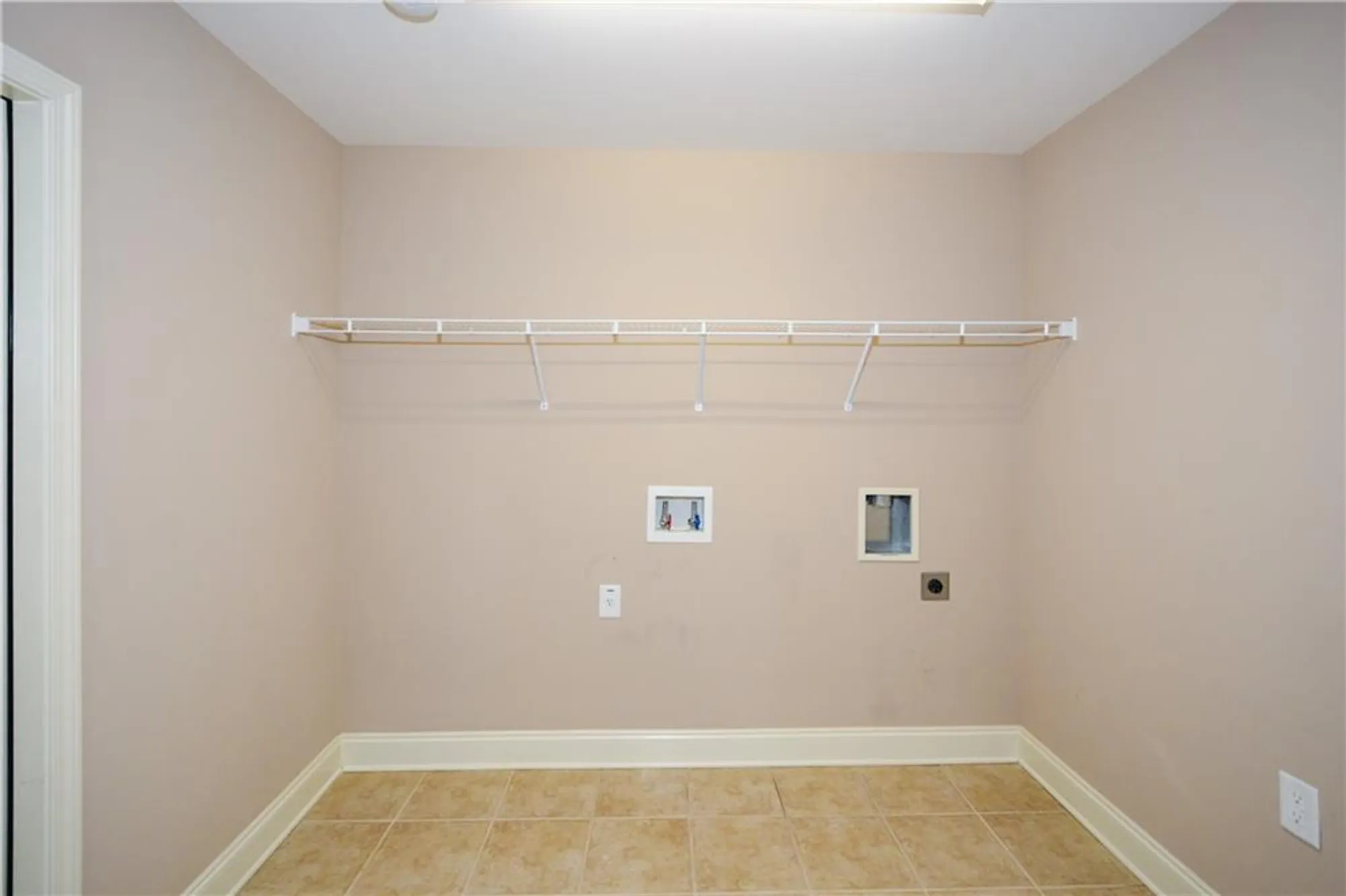 Property Slideshow image 28 of 55 | 219 orchards cir, Woodstock, GA, 30188