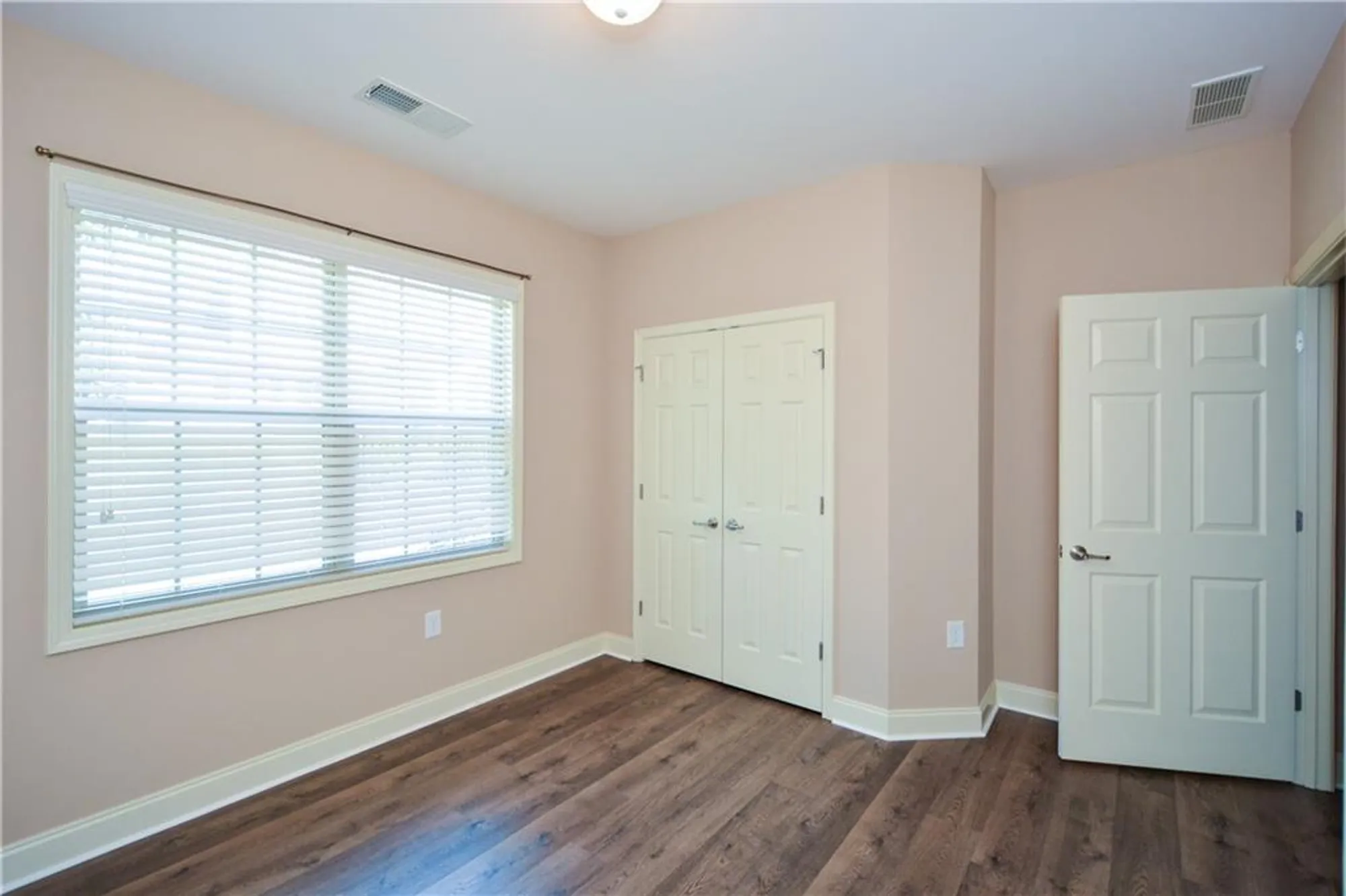 Property Slideshow image 26 of 55 | 219 orchards cir, Woodstock, GA, 30188