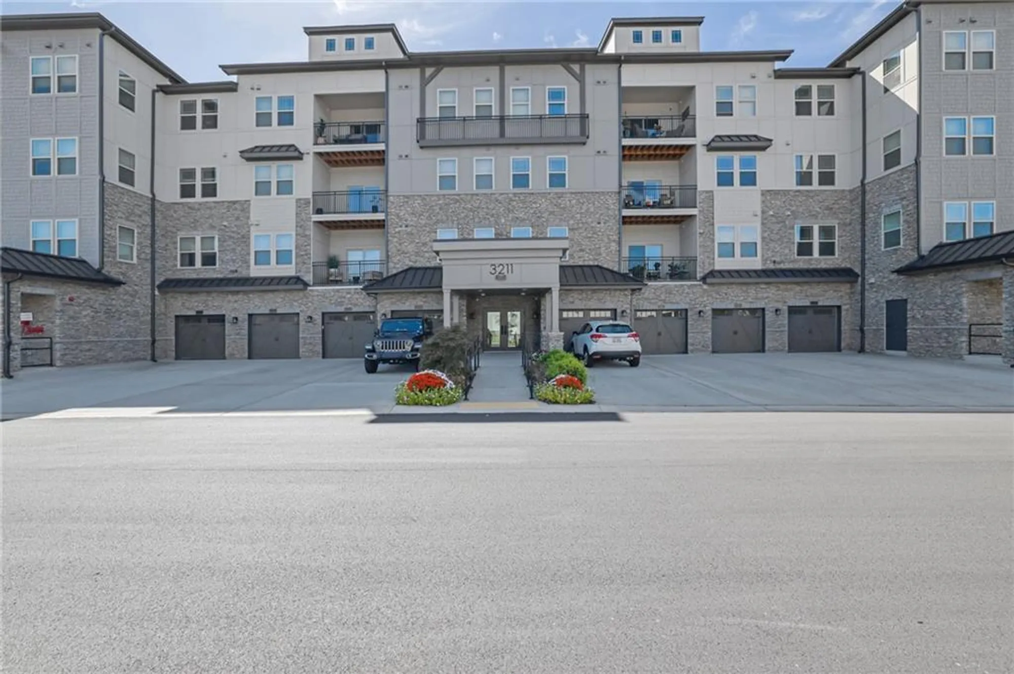 Property Slideshow image 1 of 36 | 3211 orwell way unit 4404, Cumming, GA, 30041