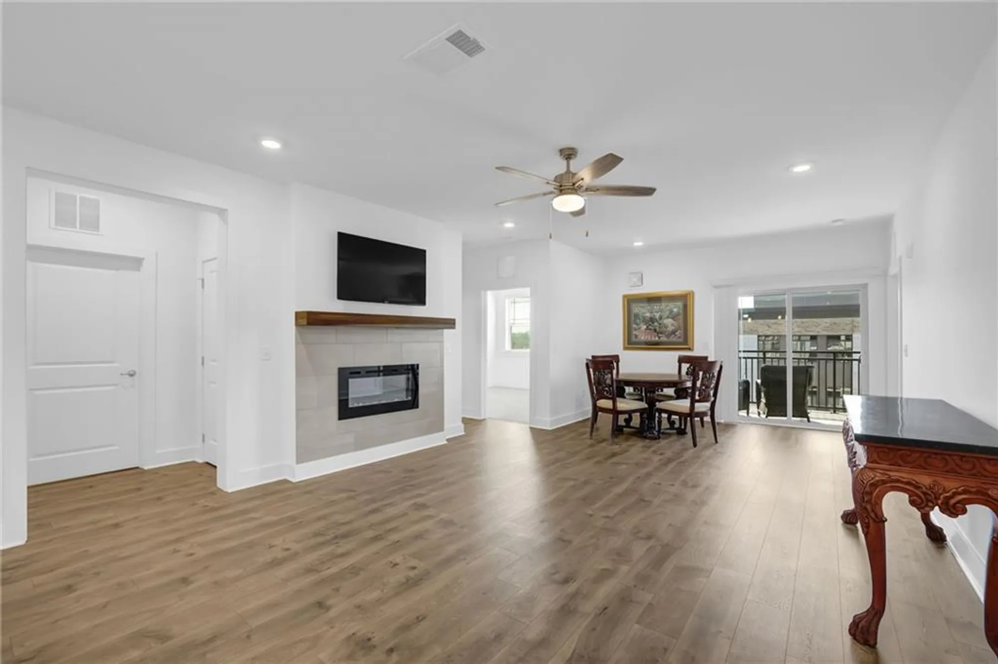 Property Slideshow image 7 of 36 | 3211 orwell way unit 4404, Cumming, GA, 30041