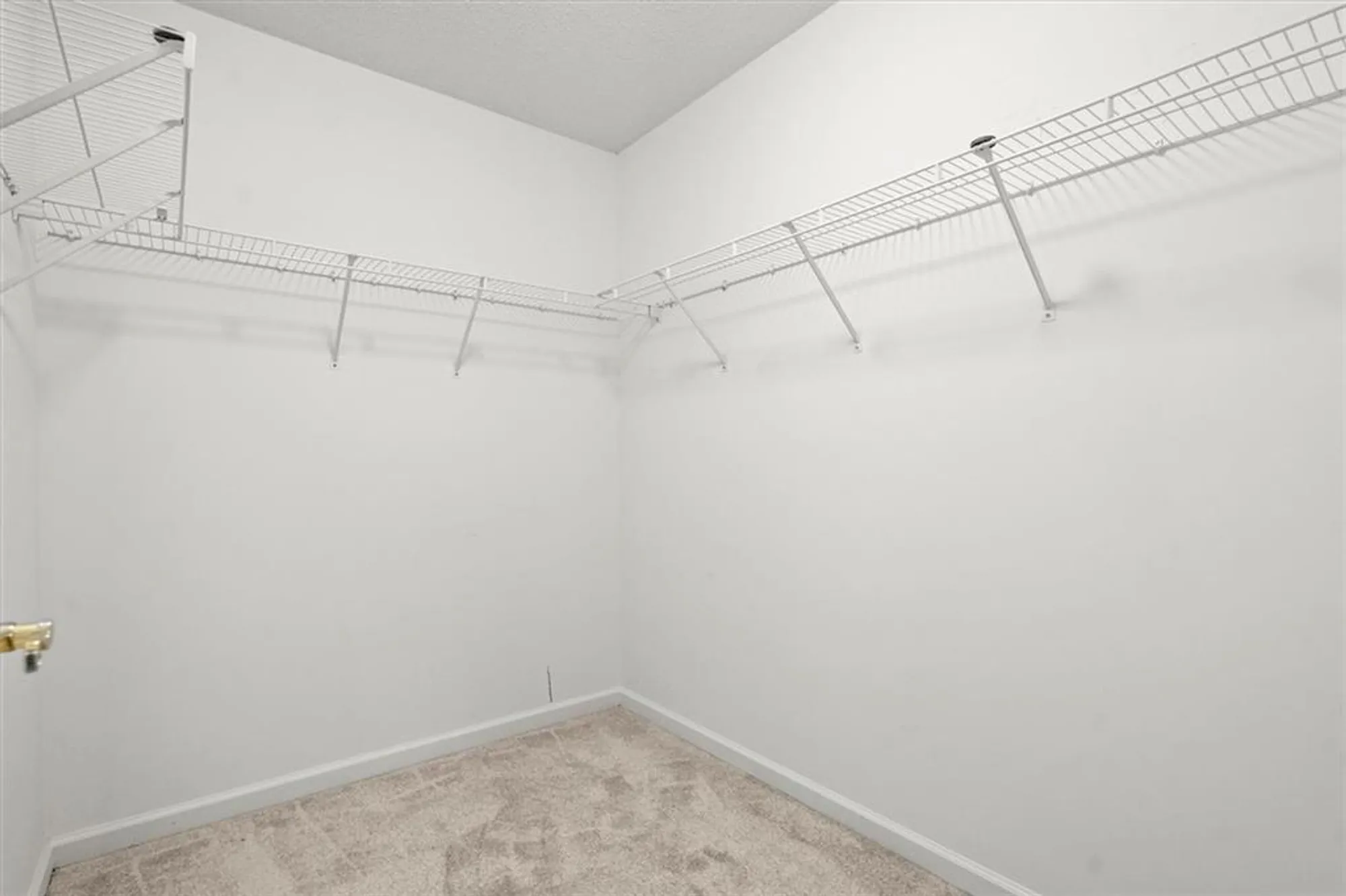 Property Slideshow image 24 of 45 | 406 sweet apple cir, Alpharetta, GA, 30004