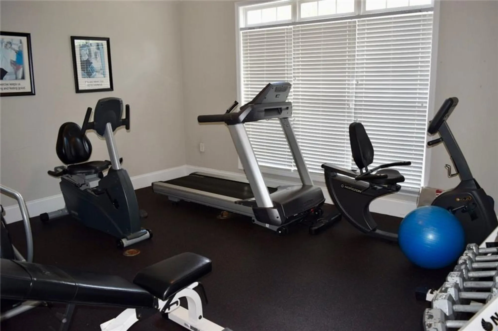 Property Slideshow image 32 of 45 | 406 sweet apple cir, Alpharetta, GA, 30004