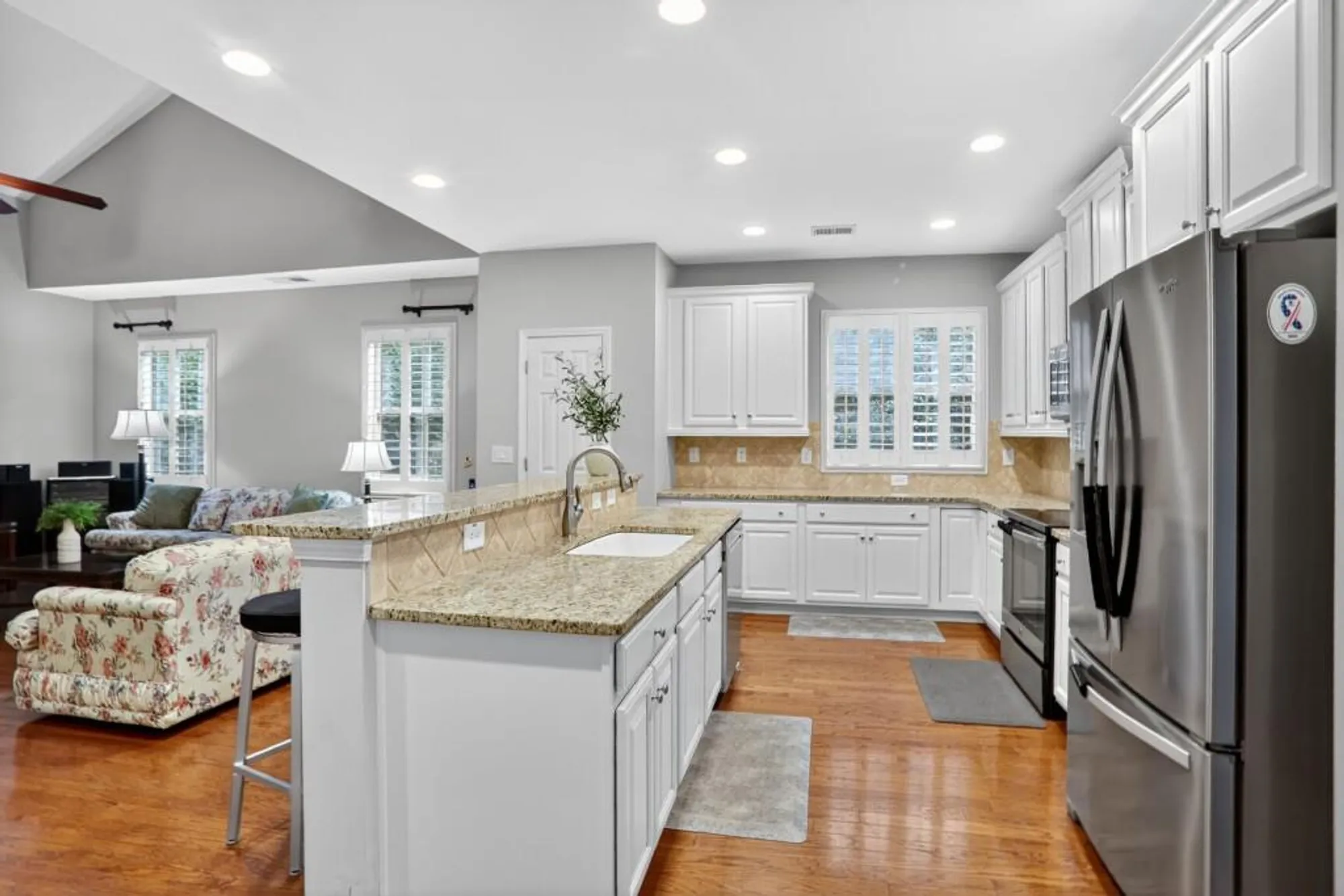 Property Slideshow image 7 of 44 | 1975 brannon commons cir 3204, Cumming, GA, 30041