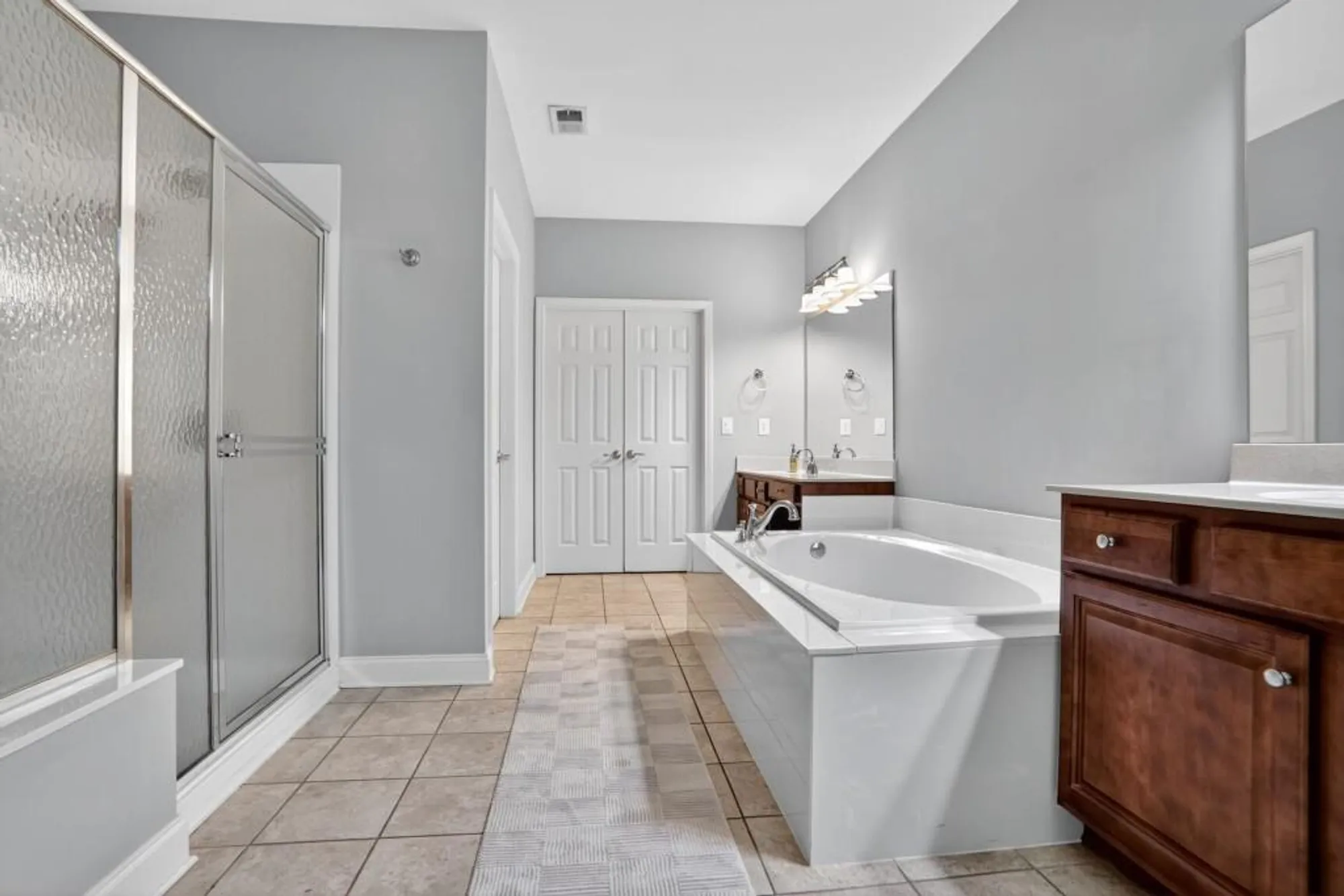 Property Slideshow image 15 of 44 | 1975 brannon commons cir 3204, Cumming, GA, 30041