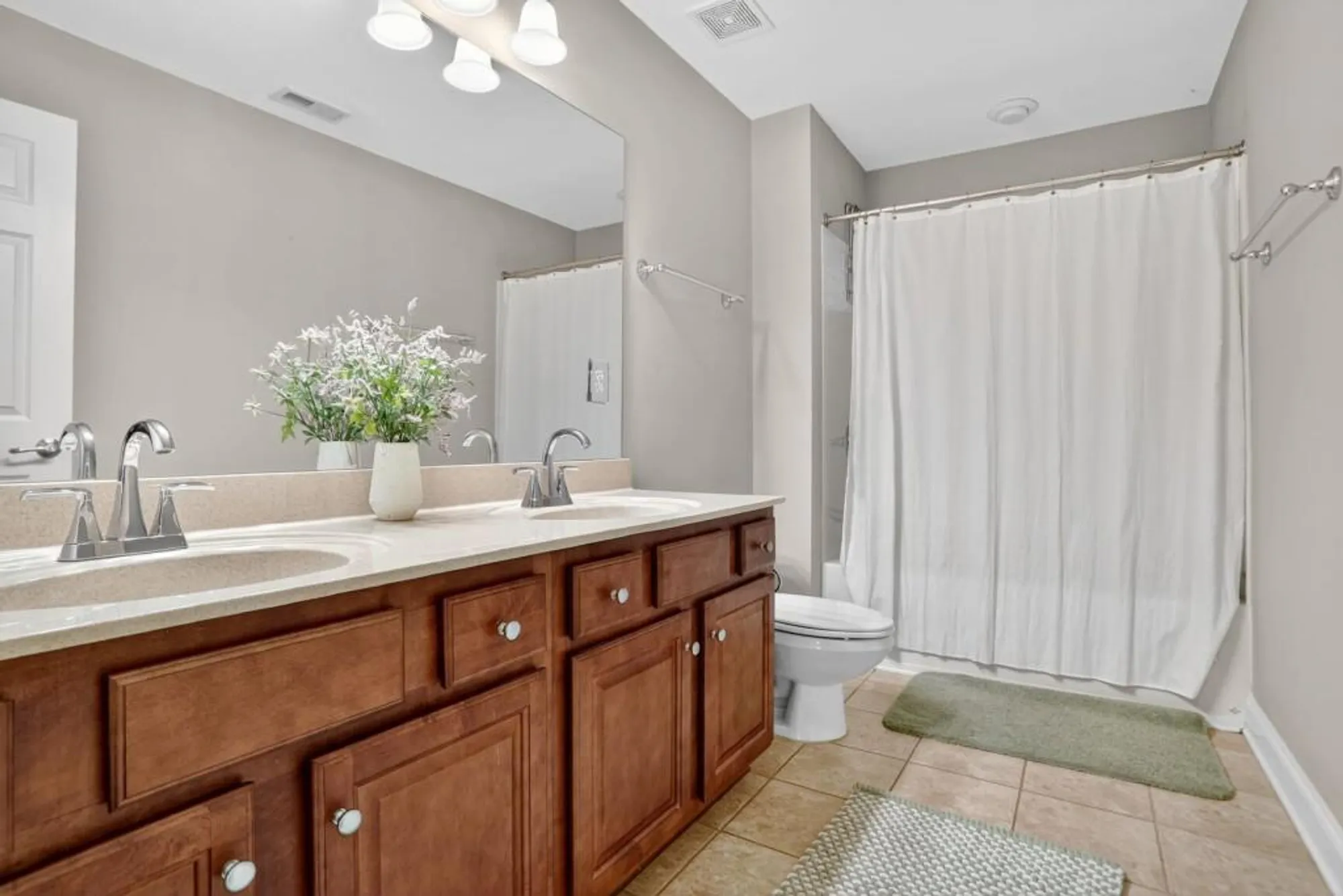 Property Slideshow image 23 of 44 | 1975 brannon commons cir 3204, Cumming, GA, 30041