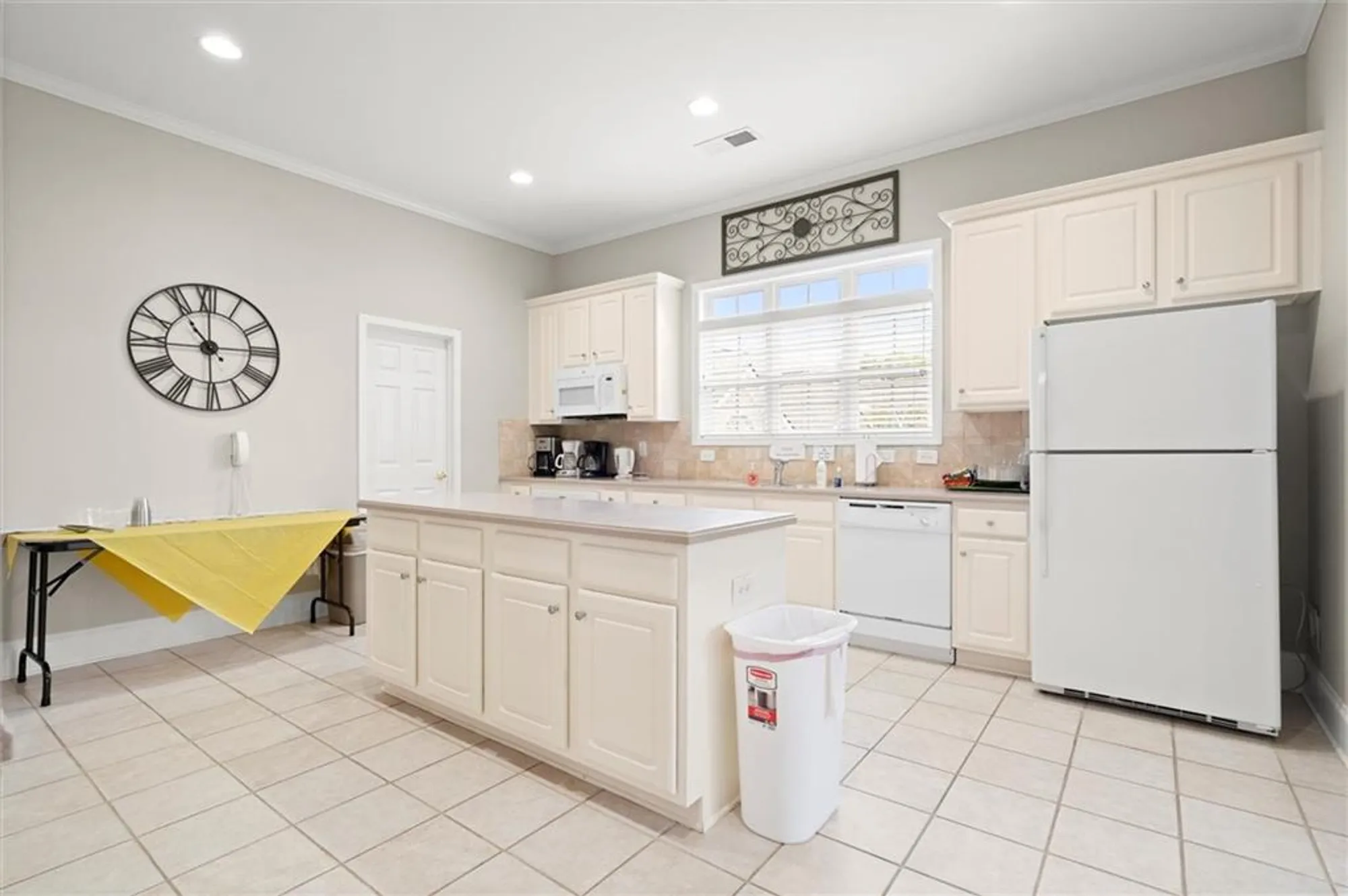 Property Slideshow image 36 of 45 | 406 sweet apple cir, Alpharetta, GA, 30004