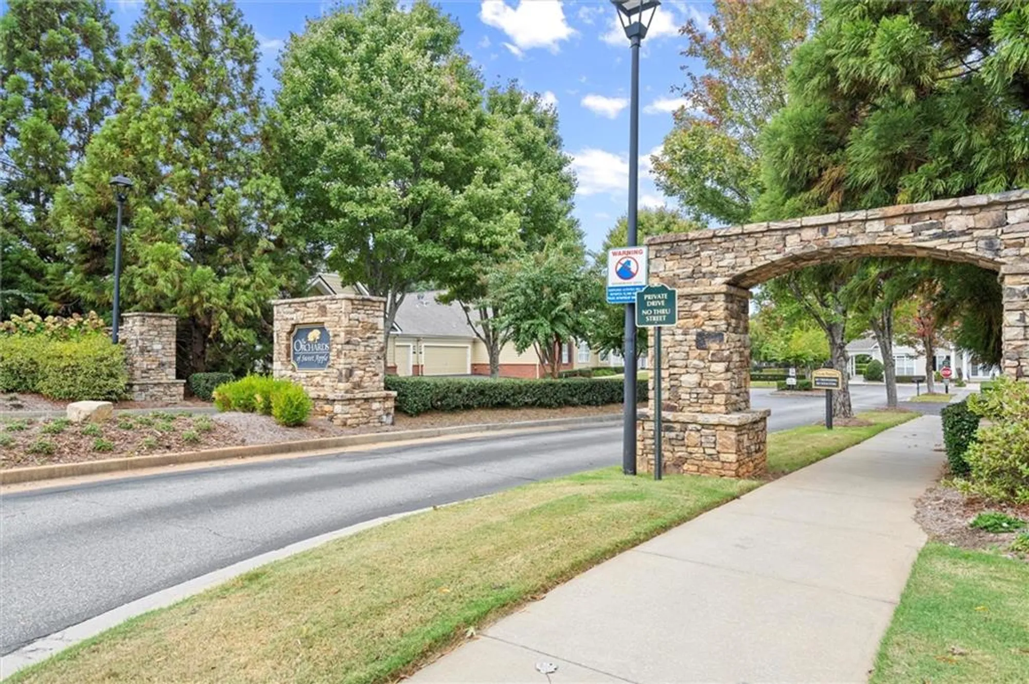 Property Slideshow image 39 of 45 | 406 sweet apple cir, Alpharetta, GA, 30004