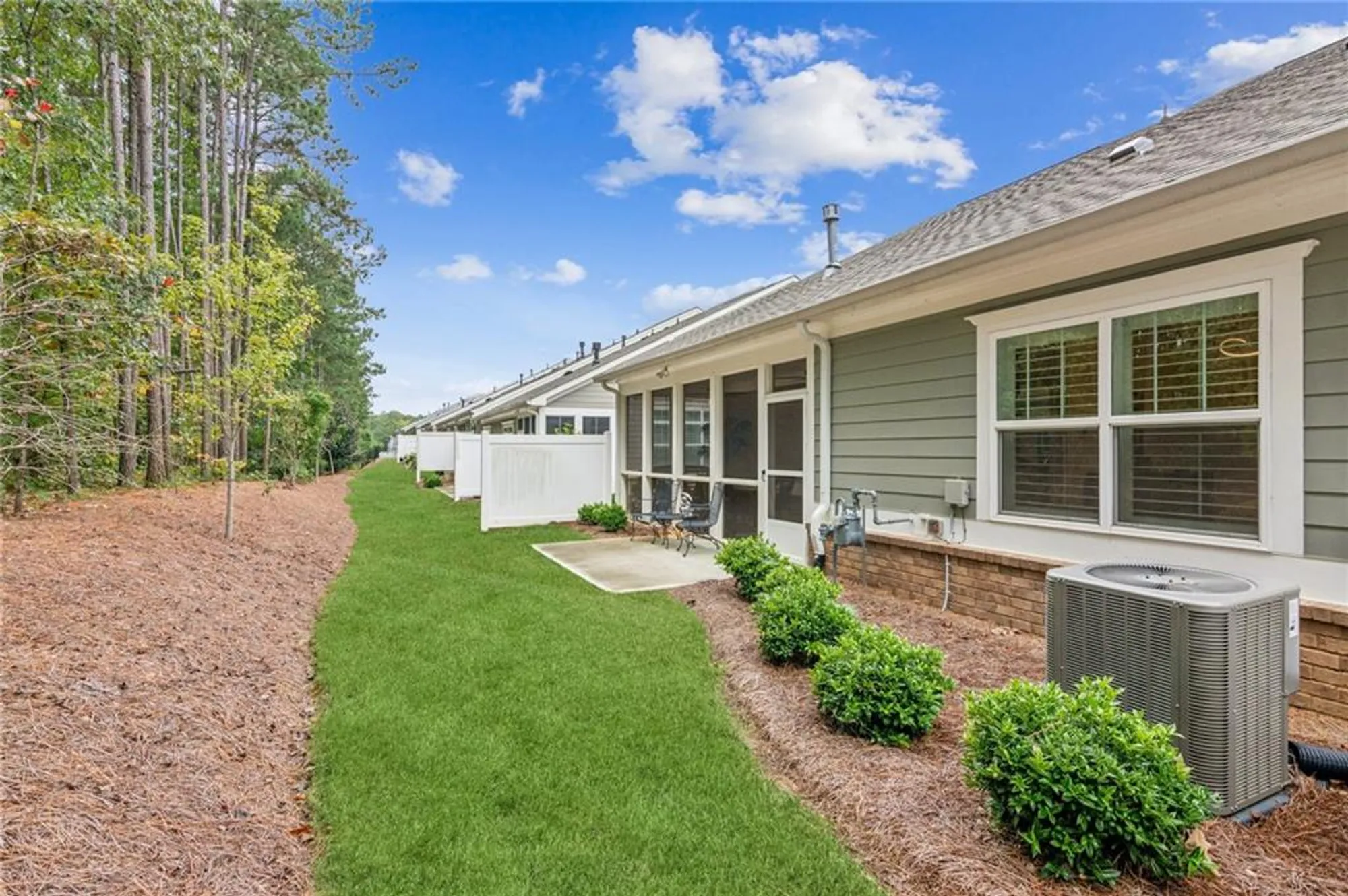 Property Slideshow image 33 of 44 | 1001 lexington green pnes, Cumming, GA, 30040