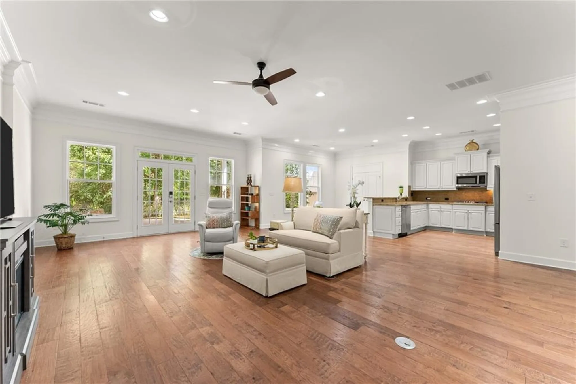 Property Slideshow image 3 of 58 | 3133 scarlet oak ln, Gainesville, GA, 30504