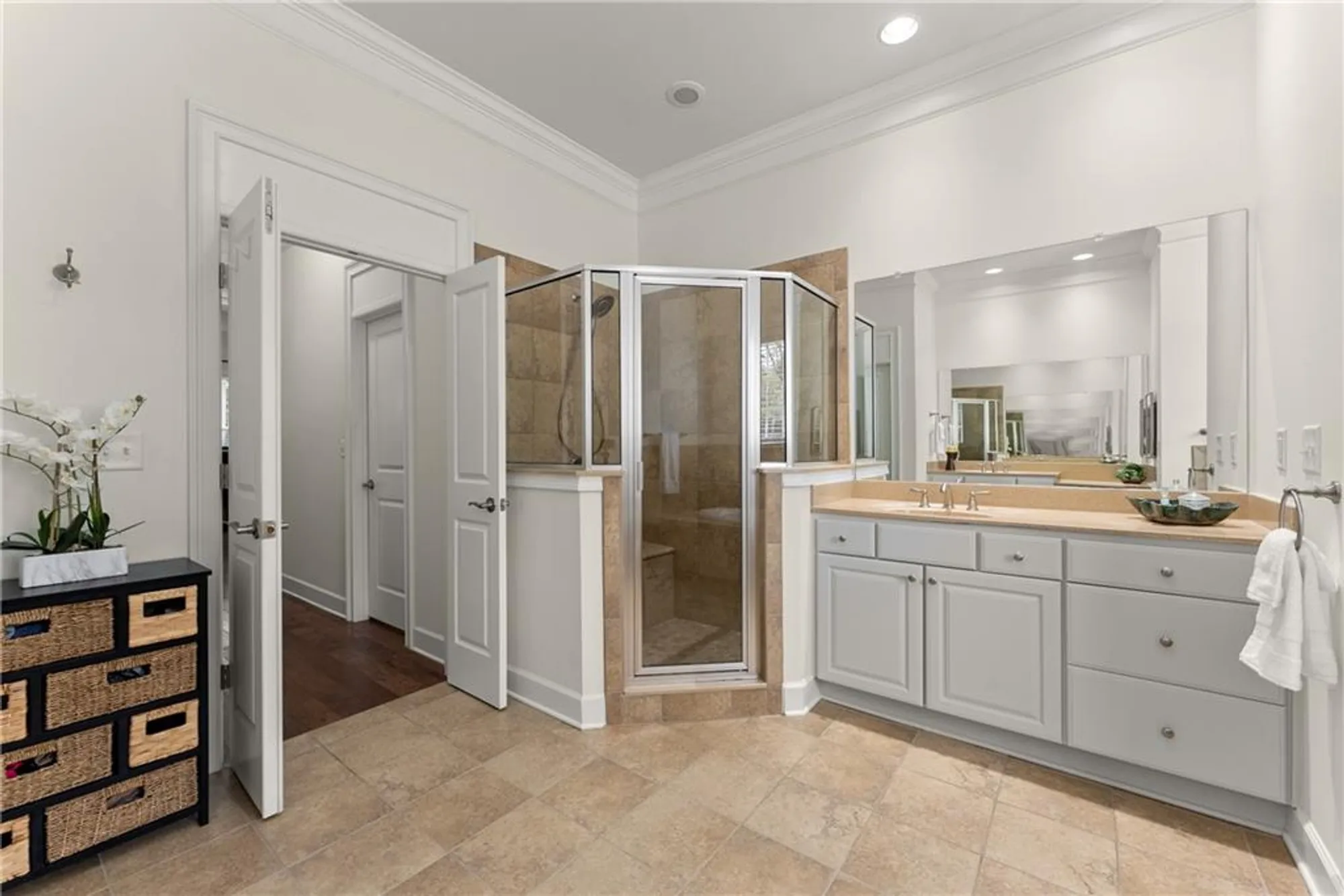 Property Slideshow image 14 of 58 | 3133 scarlet oak ln, Gainesville, GA, 30504