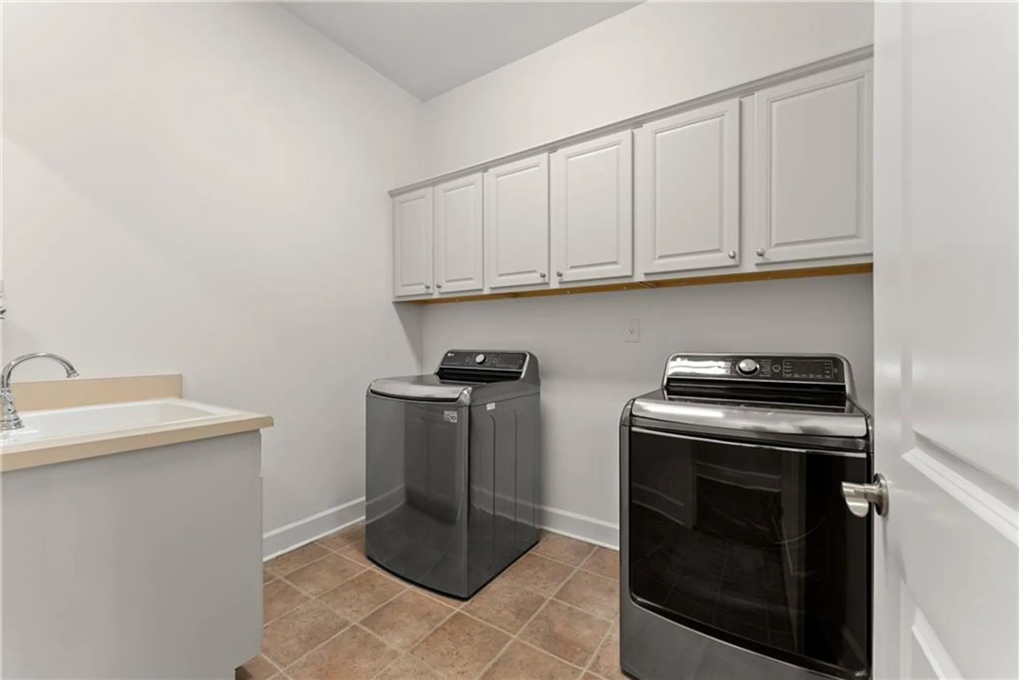 Property Slideshow image 10 of 58 | 3133 scarlet oak ln, Gainesville, GA, 30504