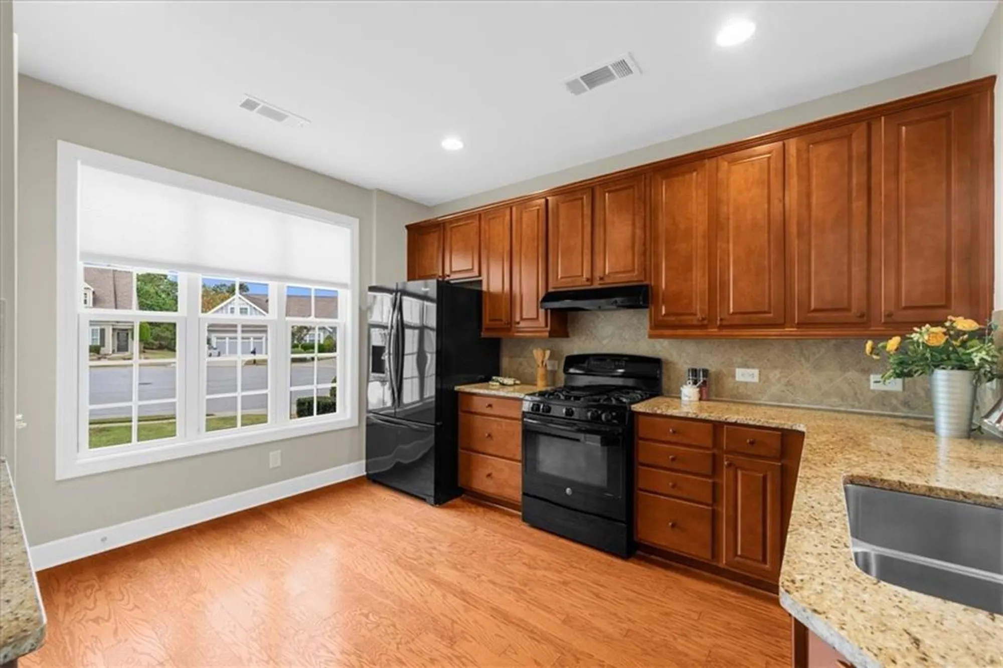 Property Slideshow image 14 of 81 | 3554 black cherry pt, Gainesville, GA, 30504