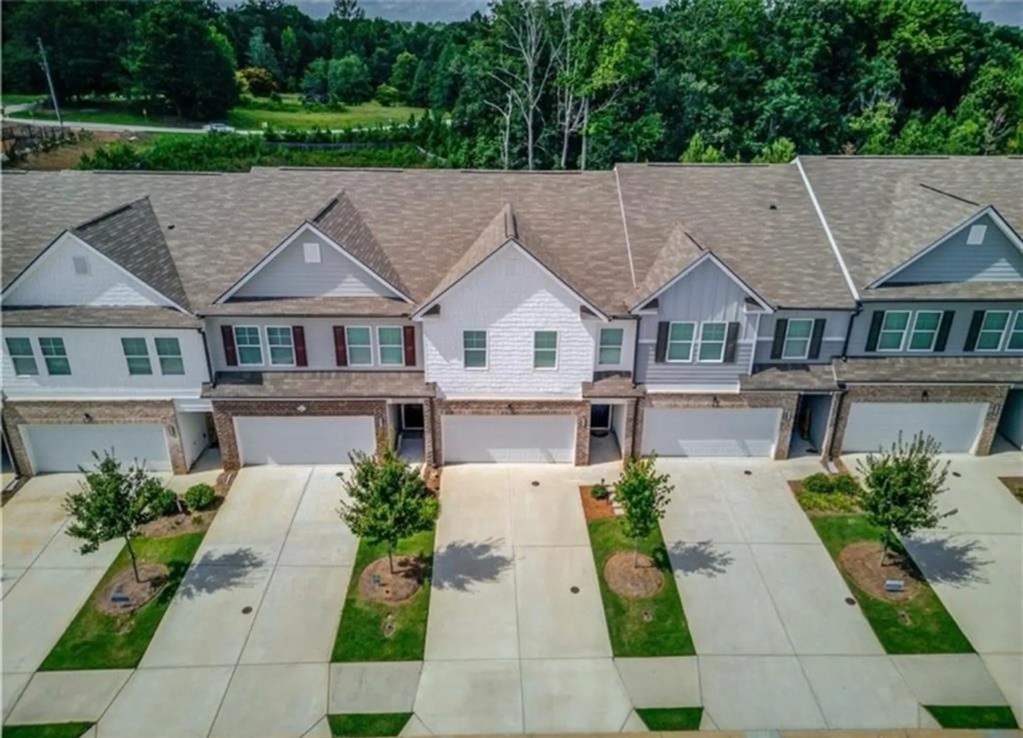 Property Slideshow image 2 of 25 | 4565 bishops ln, Oakwood, GA, 30566