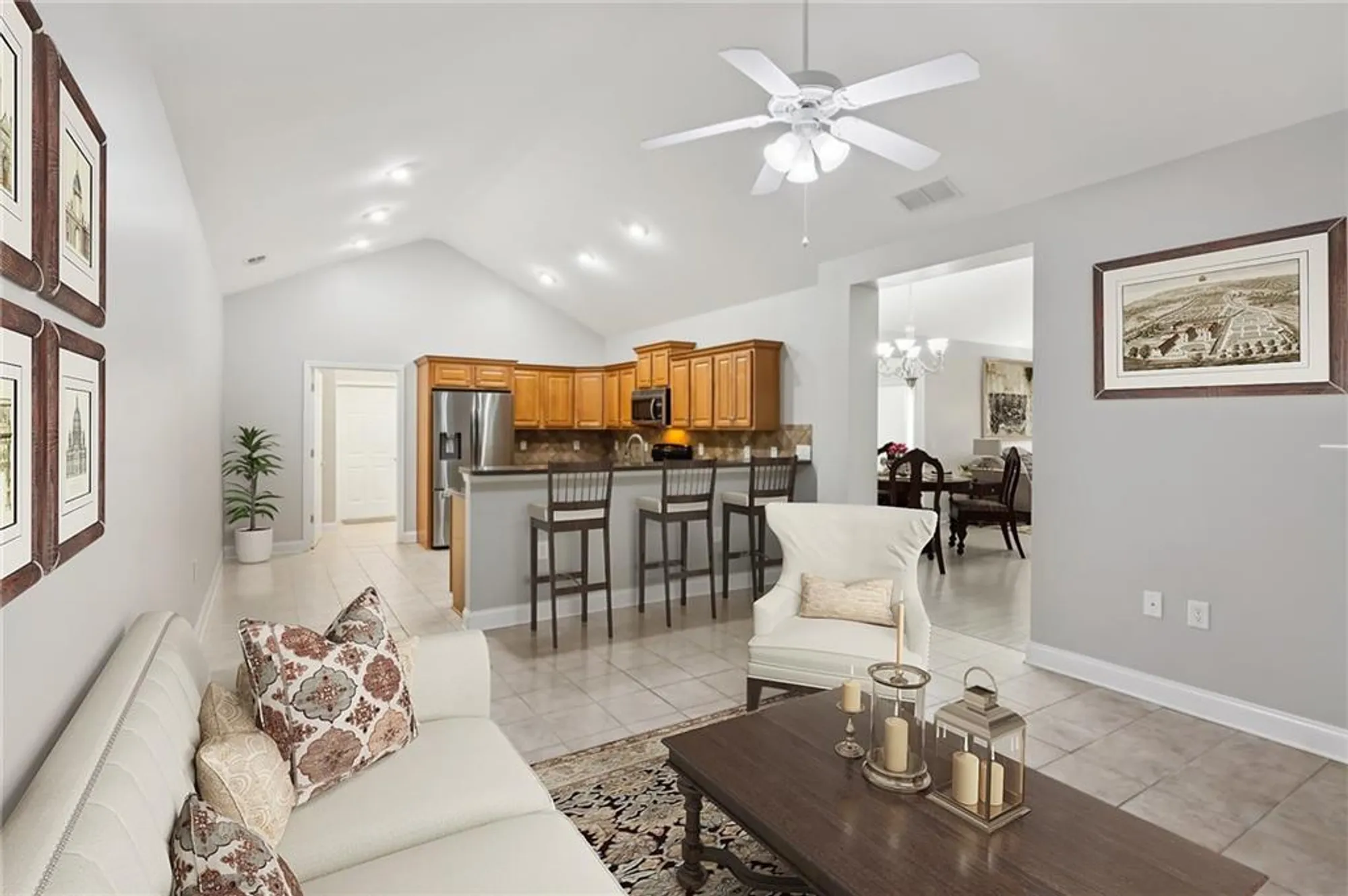 Property Slideshow image 14 of 31 | 2593 grapevine cir # 301, Cumming, GA, 30041