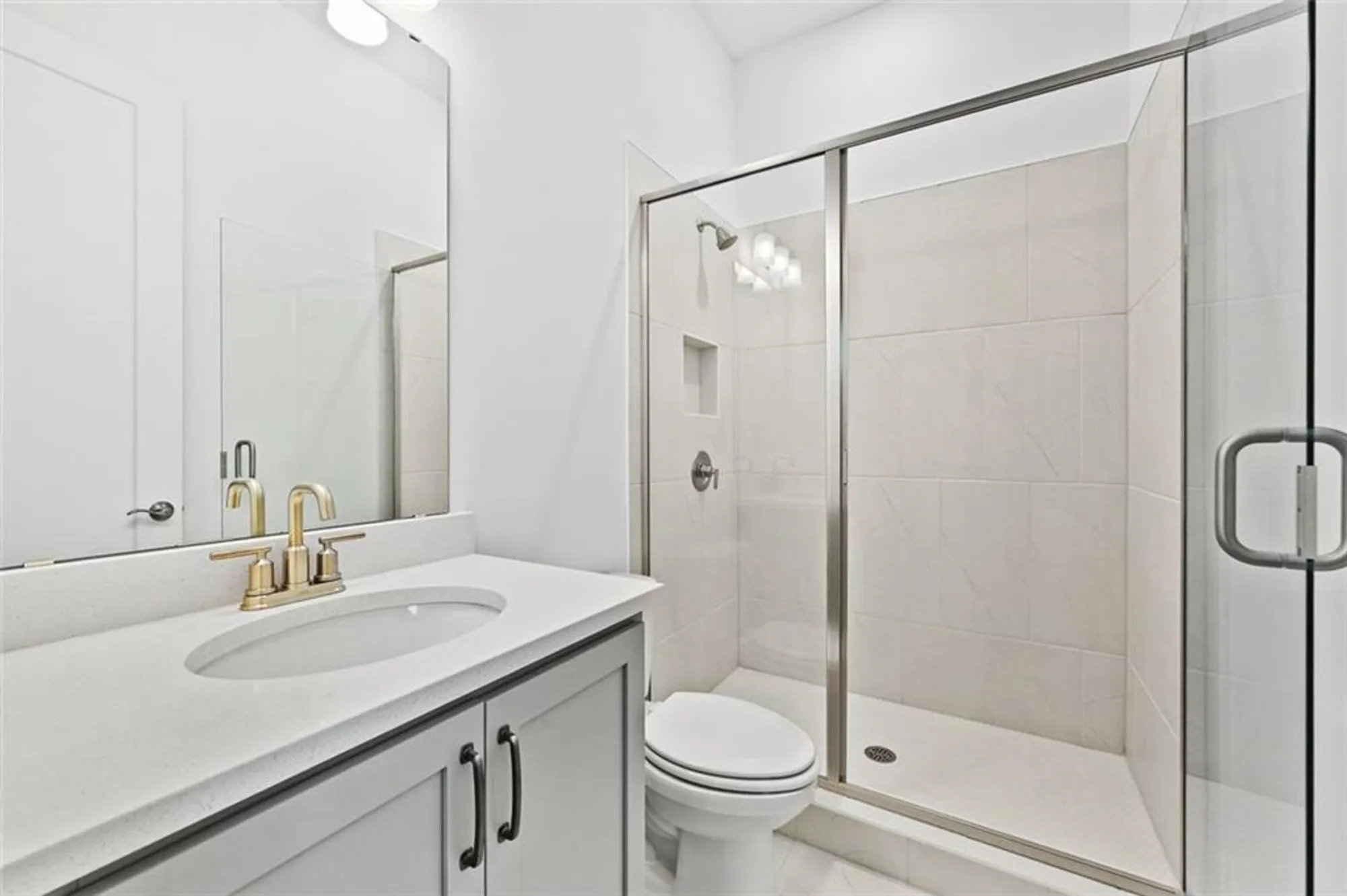 Property Slideshow image 9 of 36 | 7020 cottage grove dr, Flowery Branch, GA, 30542