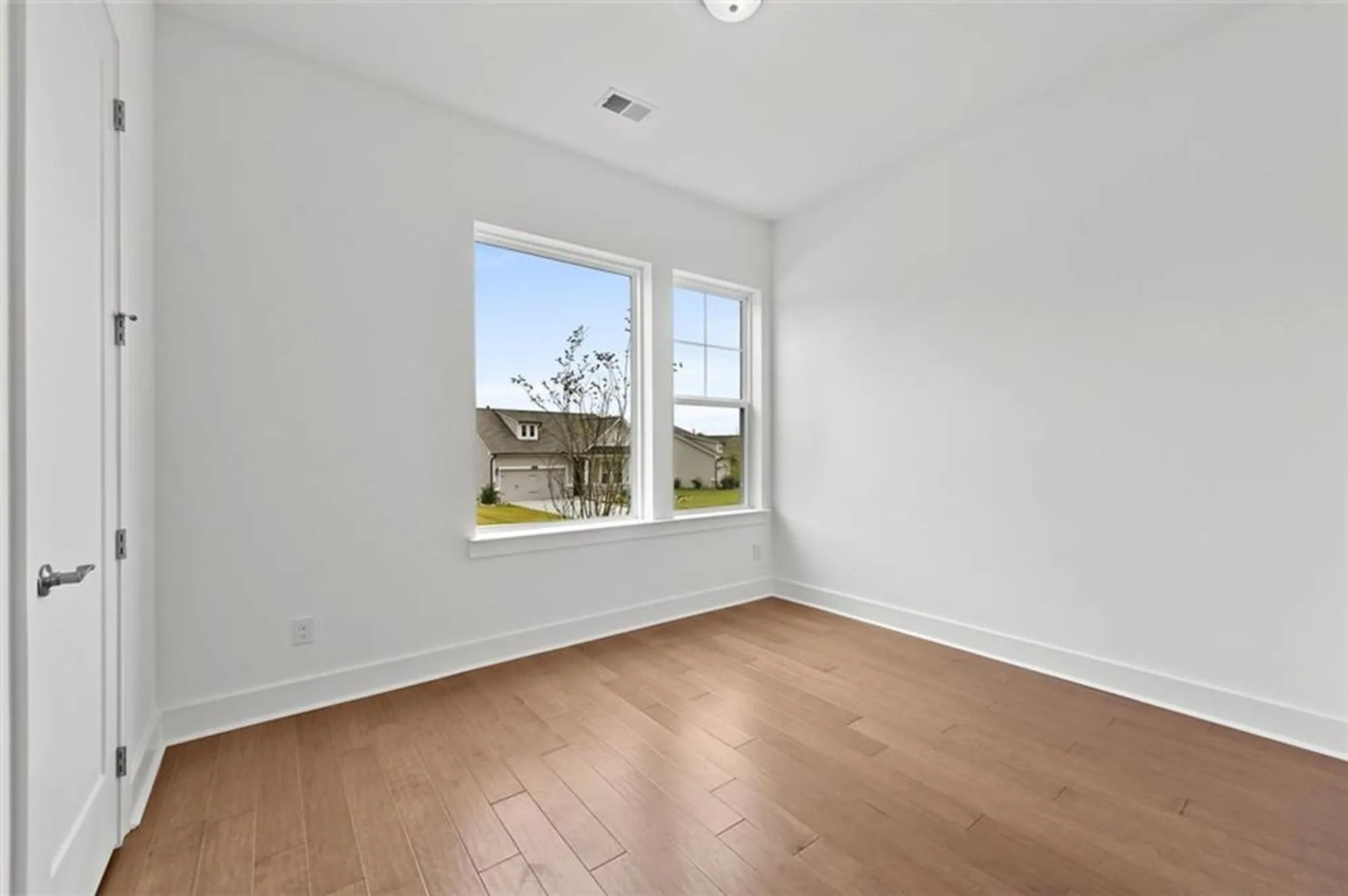 Property Slideshow image 4 of 36 | 7020 cottage grove dr, Flowery Branch, GA, 30542